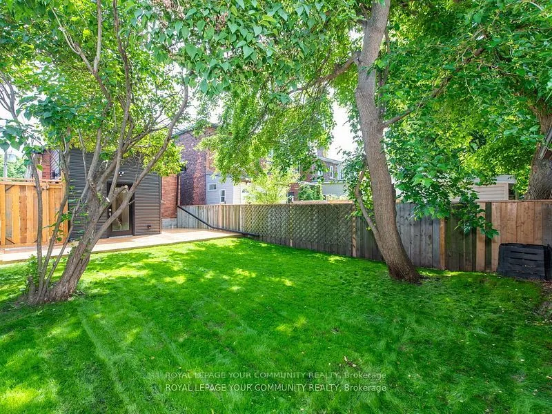 886 Runnymede Road