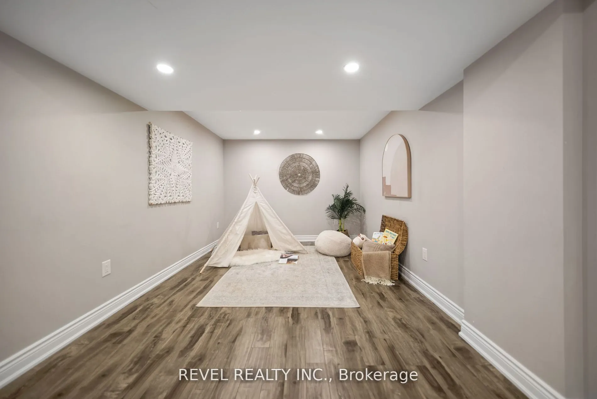 31 Saint Hubert Drive, #Basement