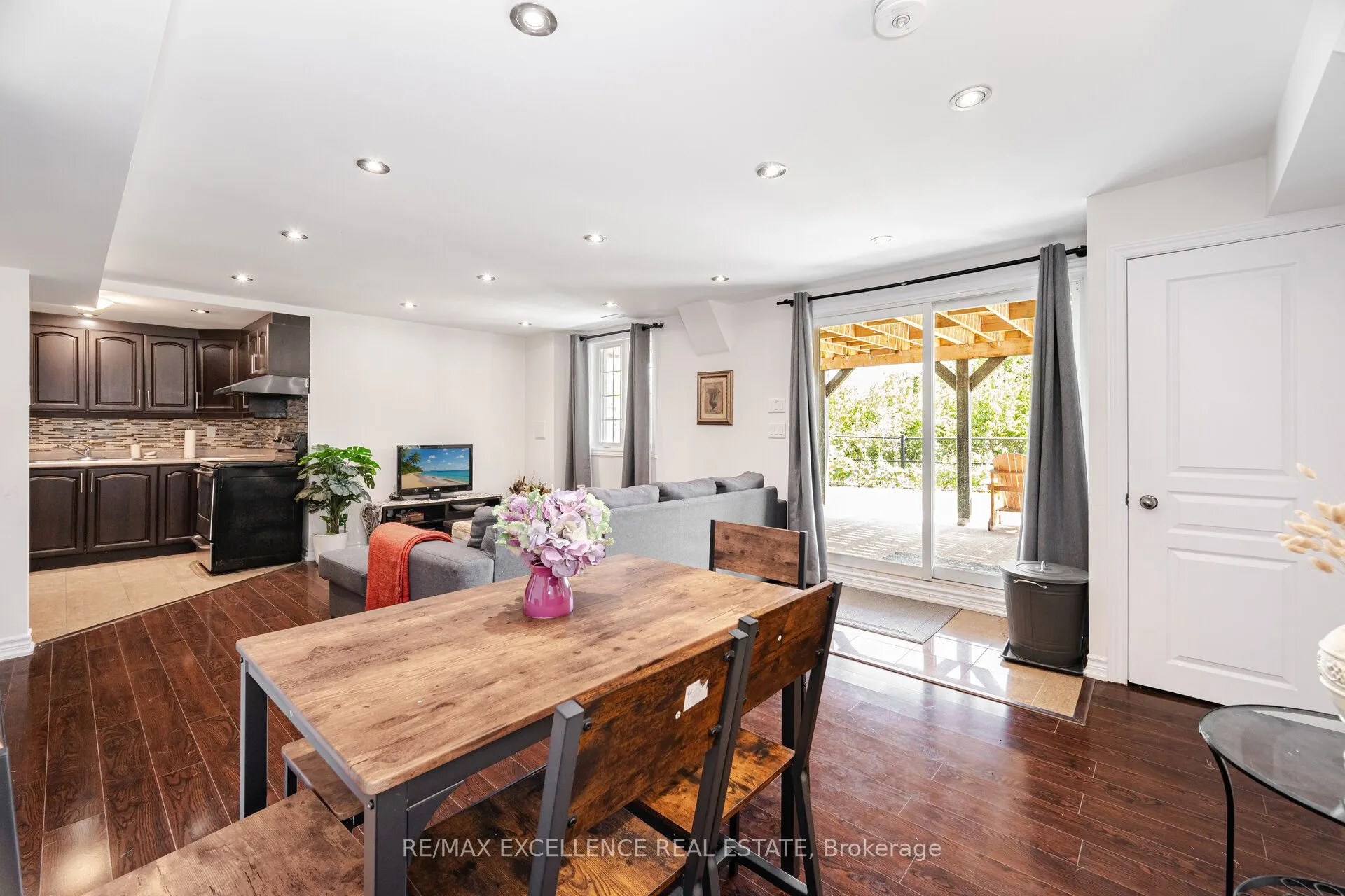 73 Gardenbrooke Trail