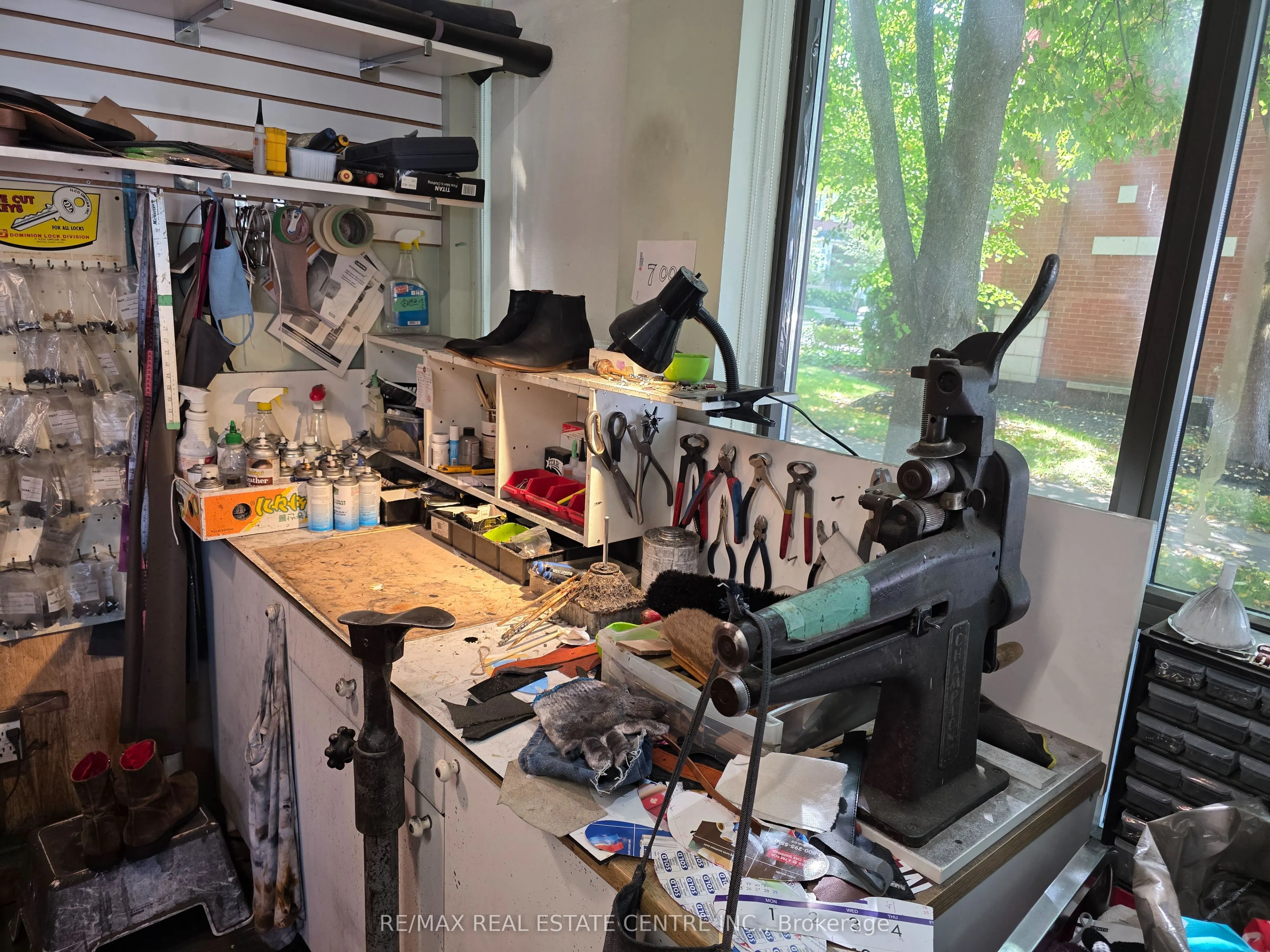 165 Lakeshore Road E