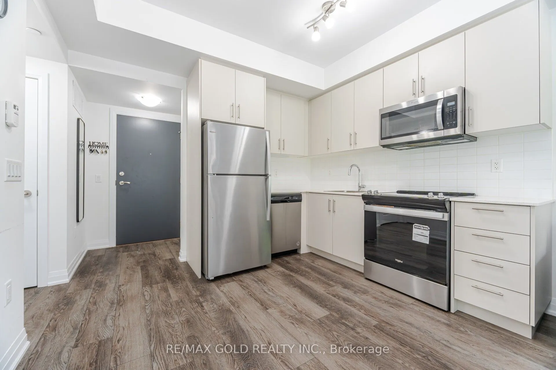 95 Attmar Drive, #113