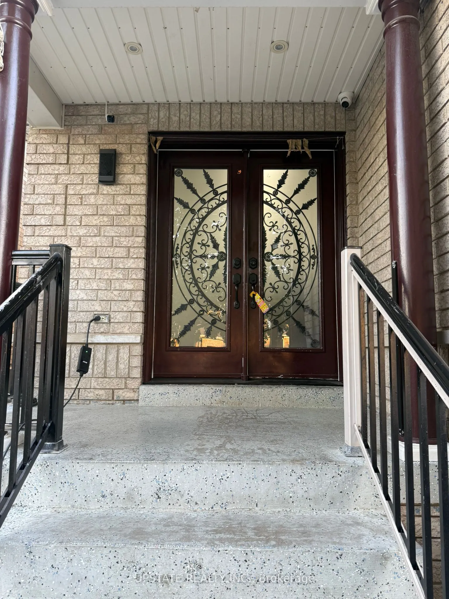 52 Sweet Clover Crescent N