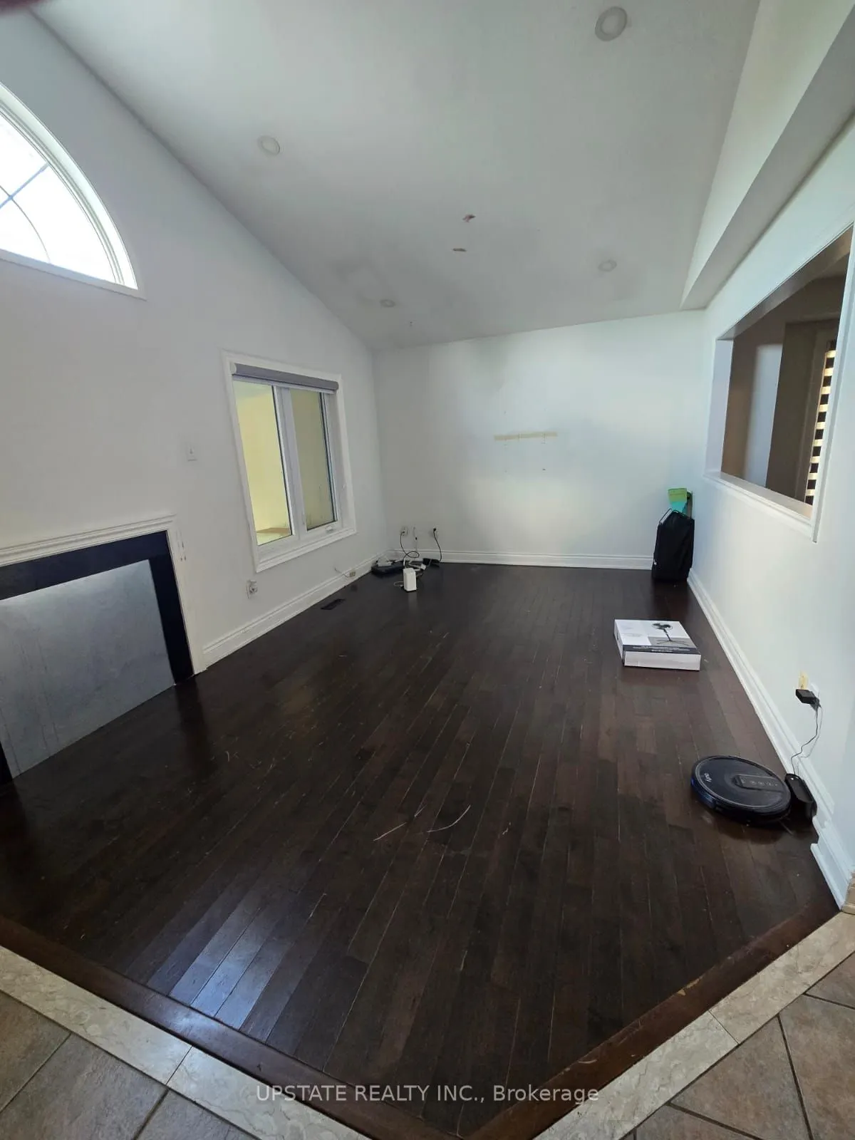 52 Sweet Clover Crescent N