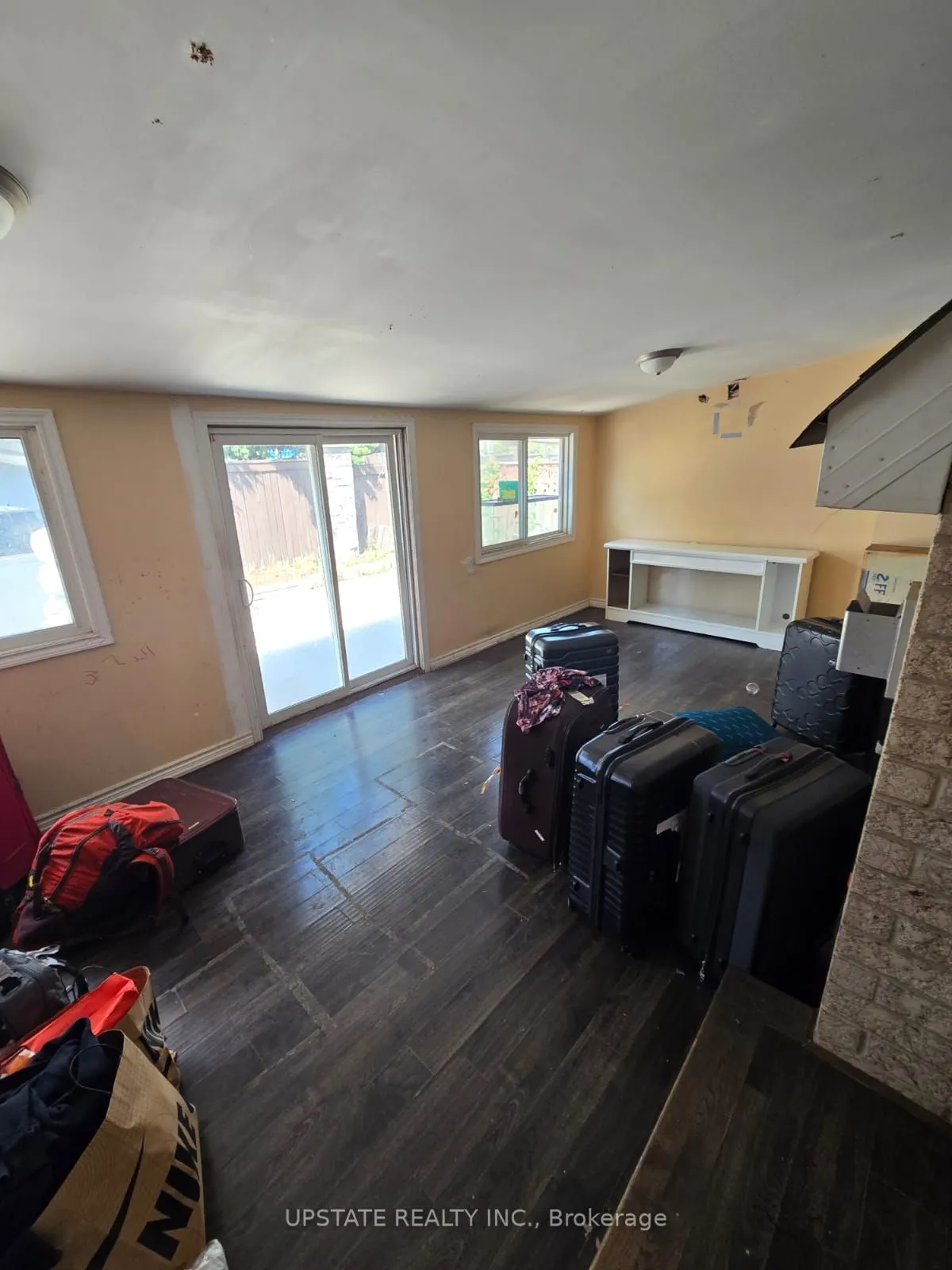 52 Sweet Clover Crescent N