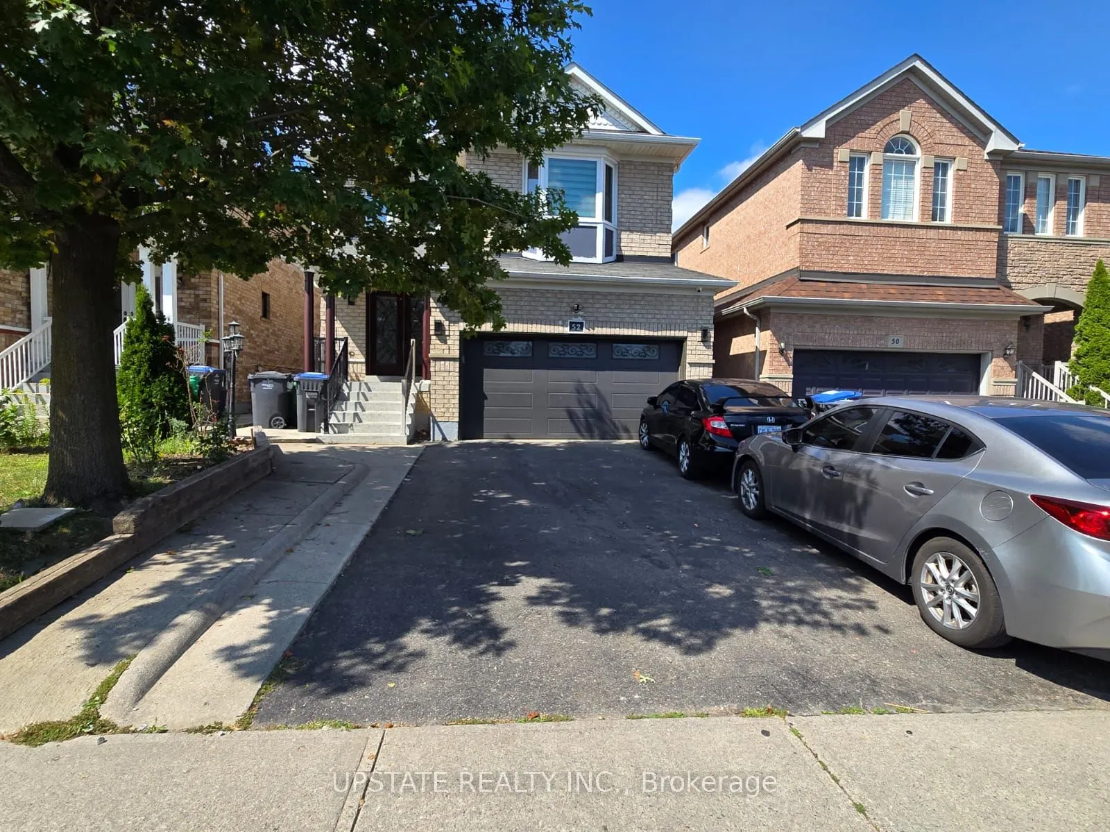 52 Sweet Clover Crescent N