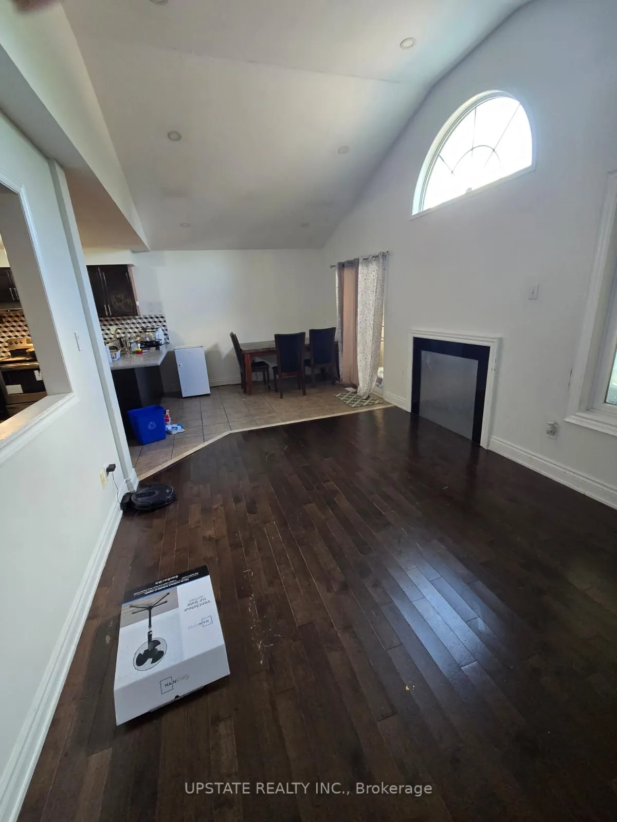 52 Sweet Clover Crescent N