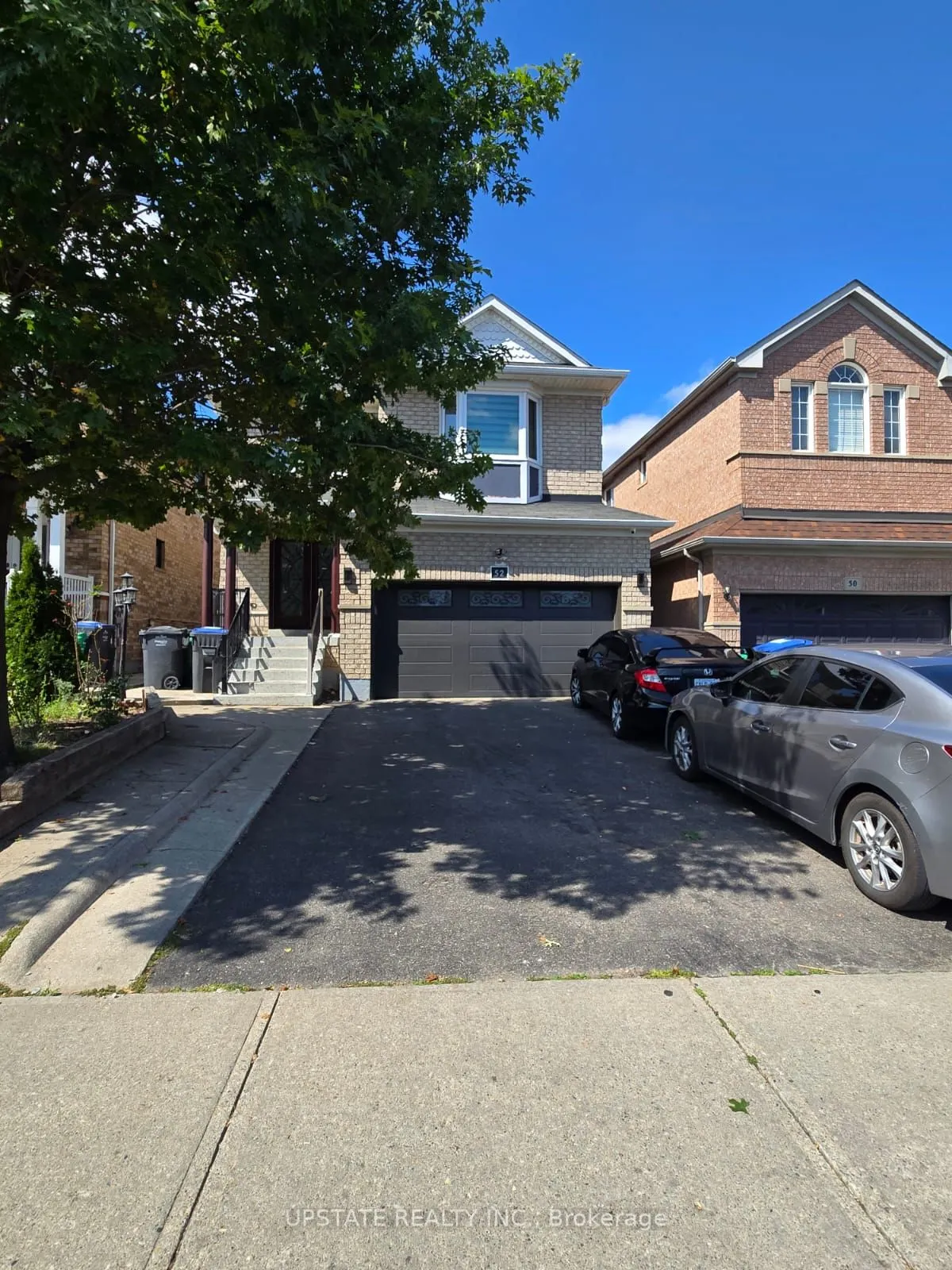 52 Sweet Clover Crescent N
