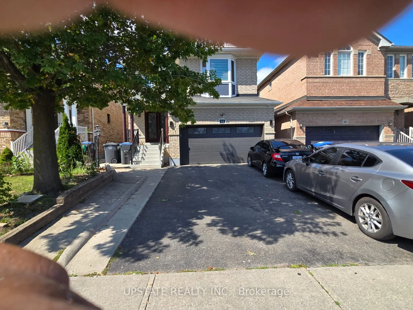 52 Sweet Clover Crescent N