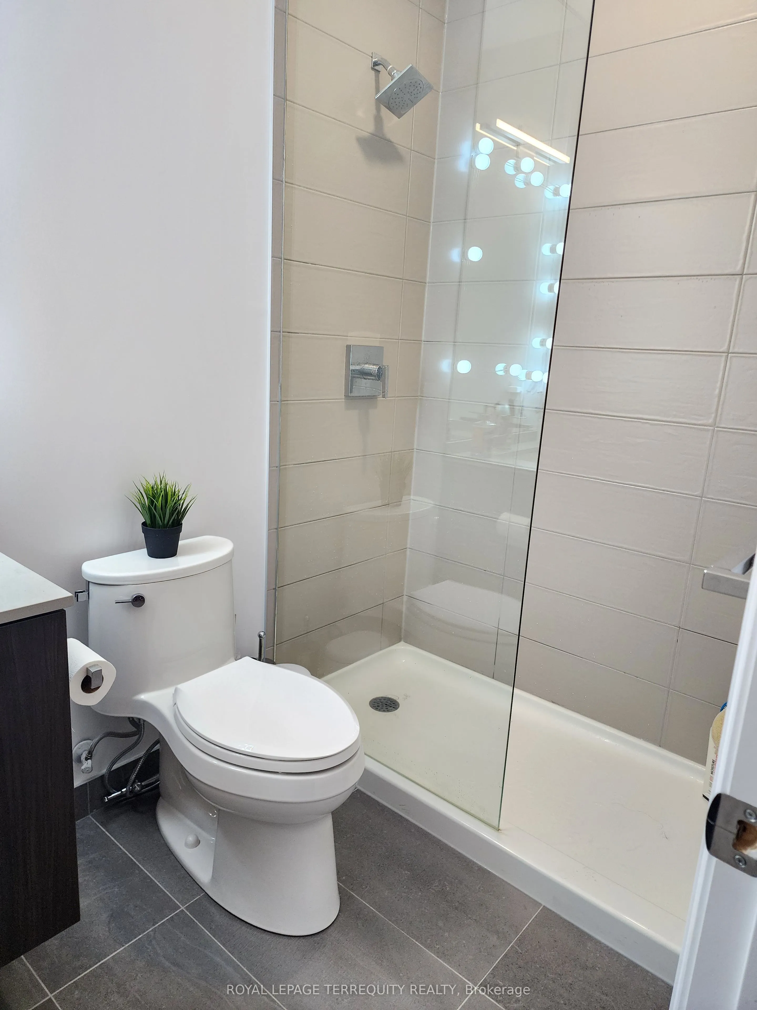 4208 Dundas Street, #610