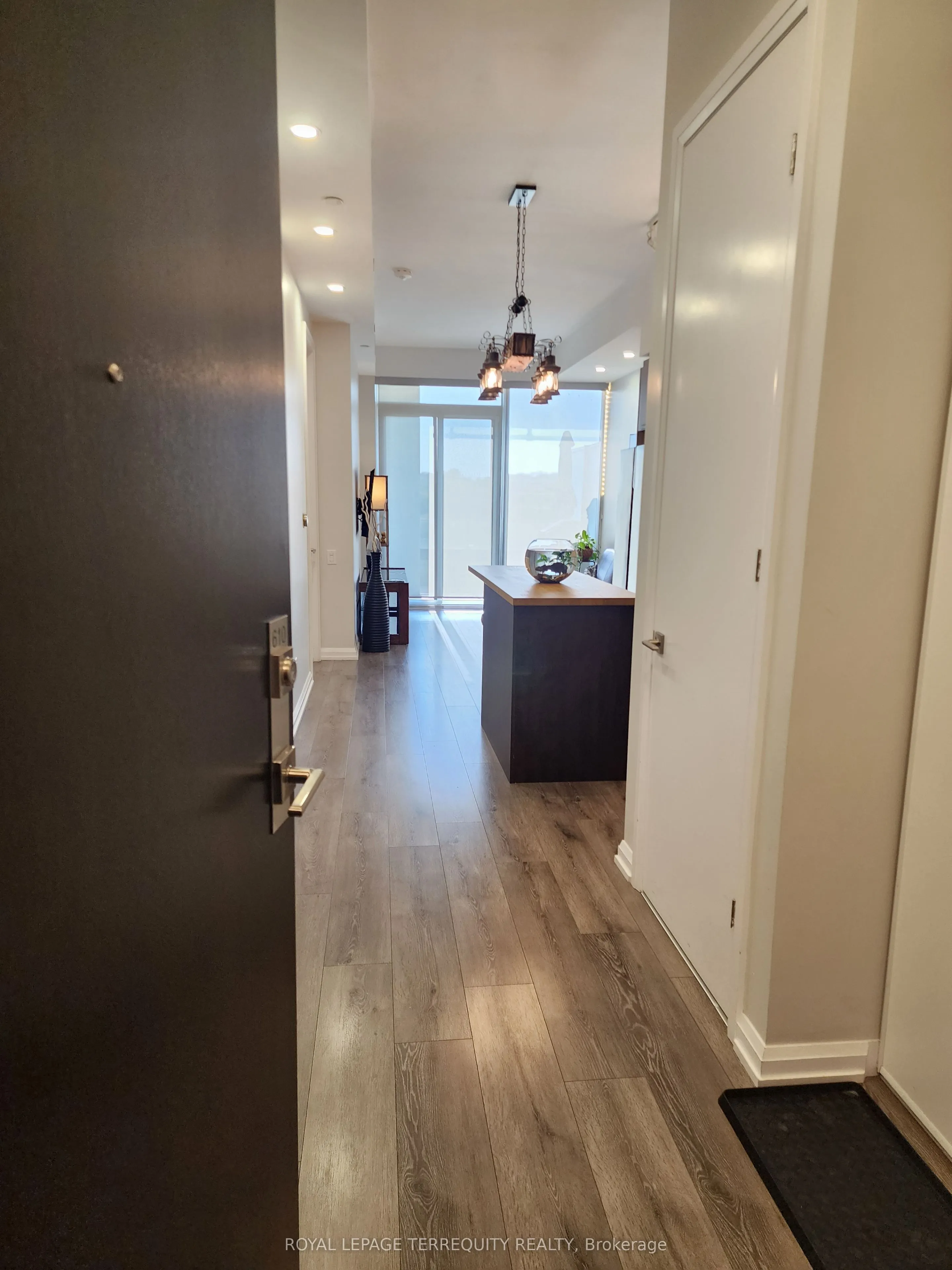 4208 Dundas Street, #610