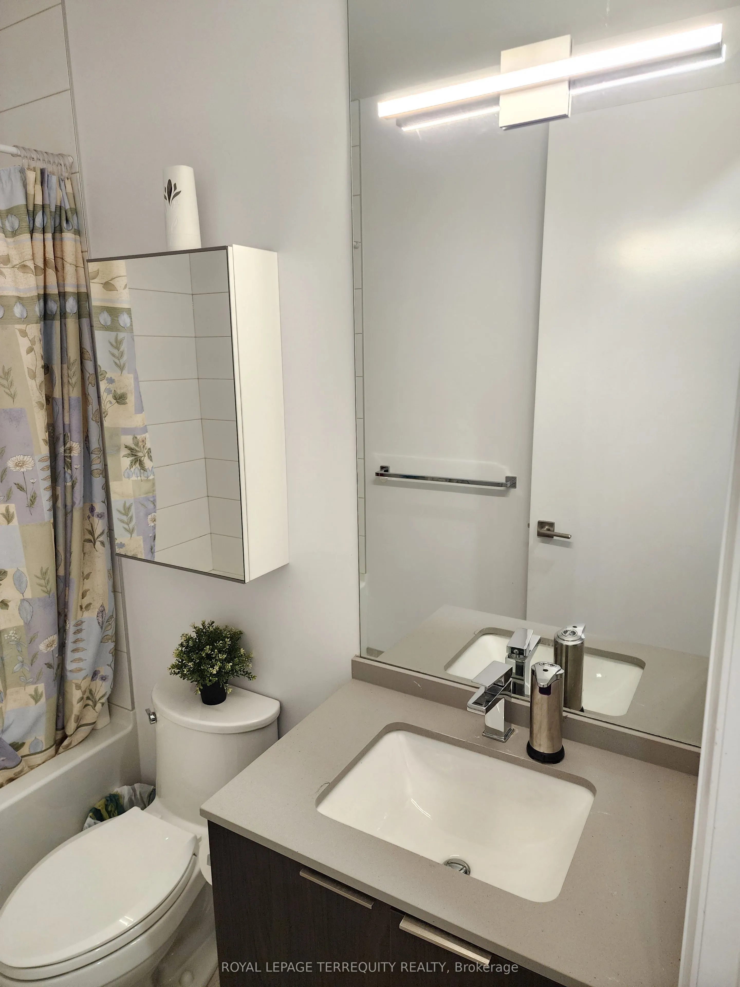4208 Dundas Street, #610