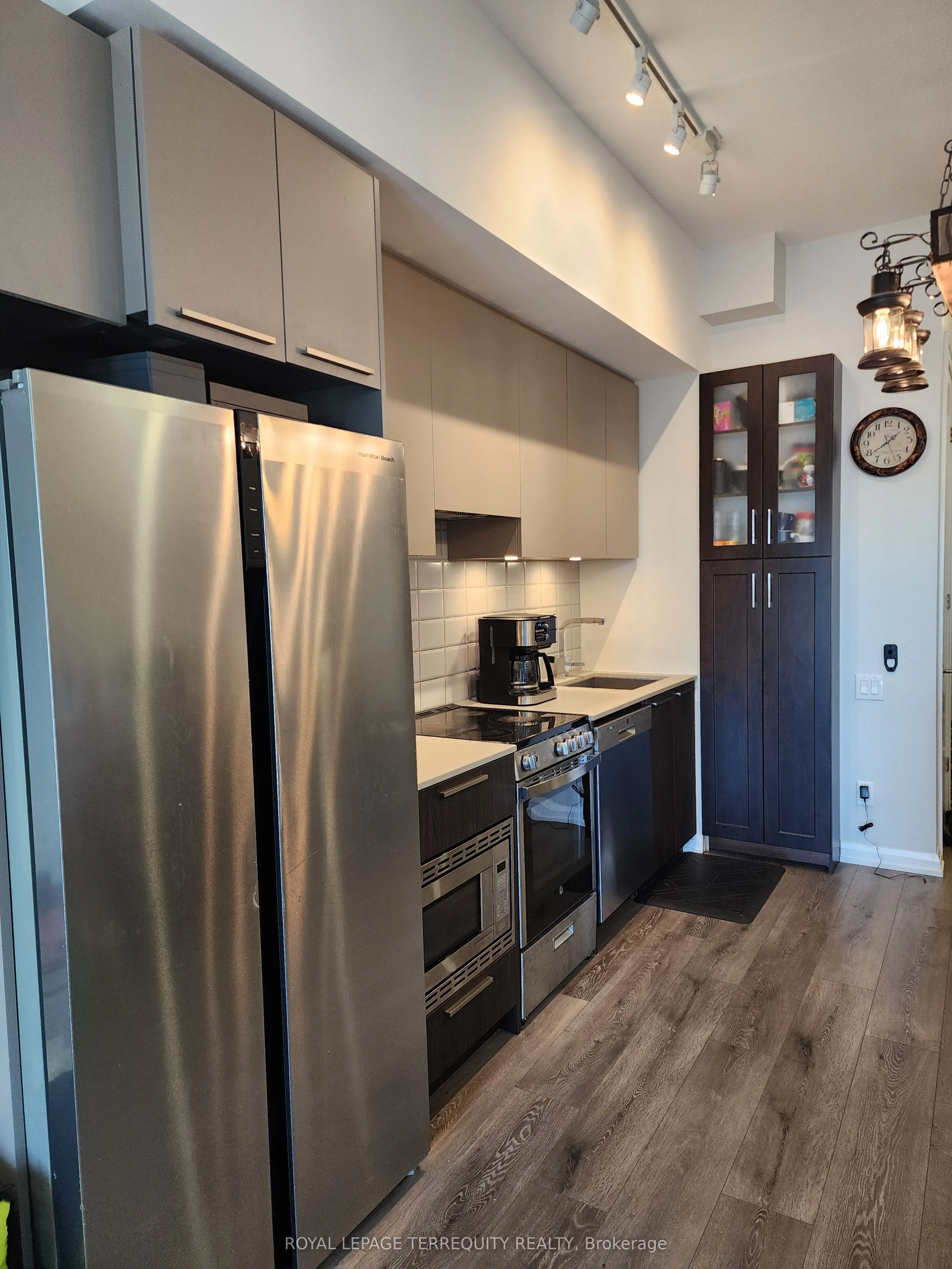 4208 Dundas Street, #610