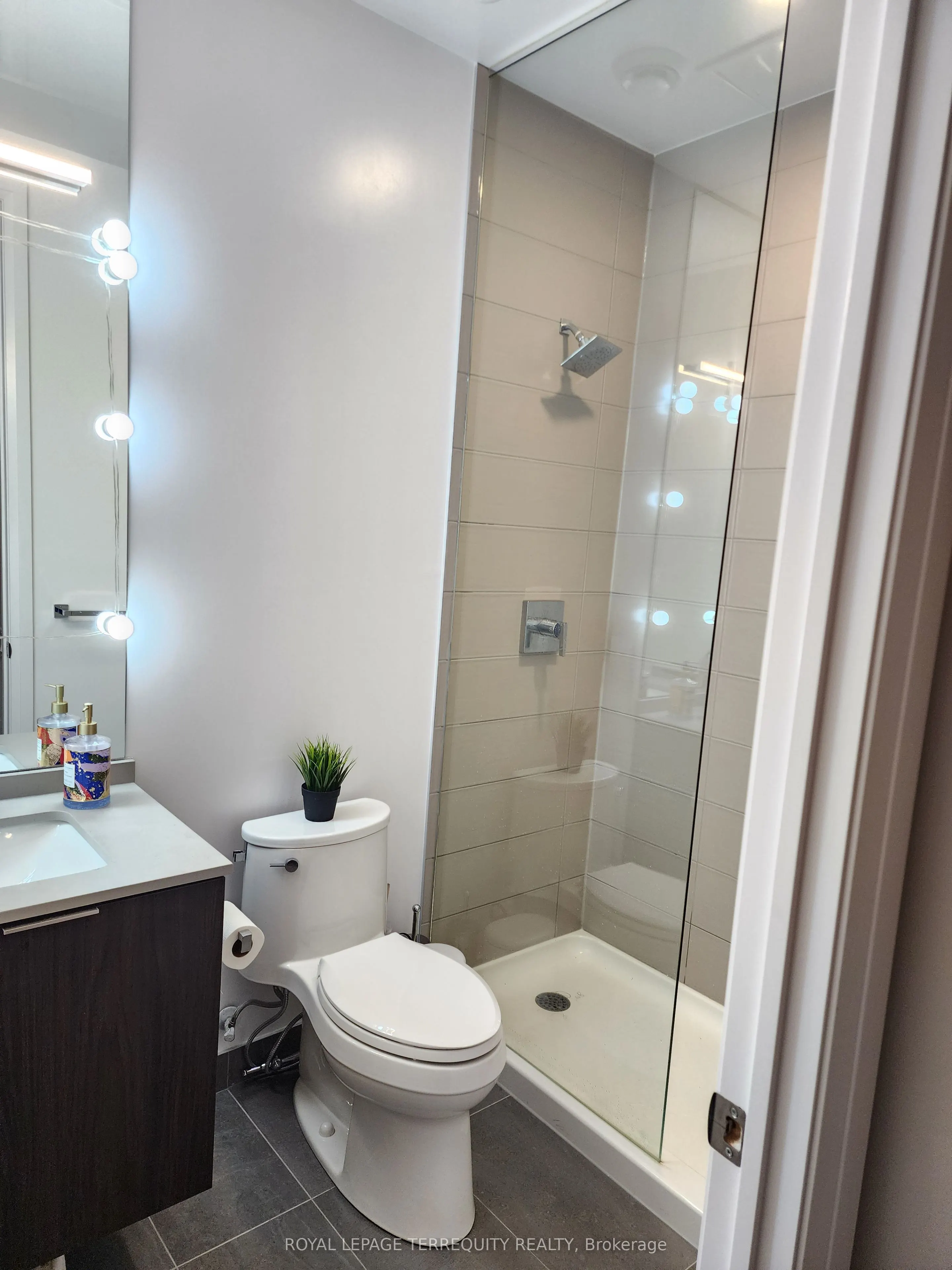 4208 Dundas Street, #610