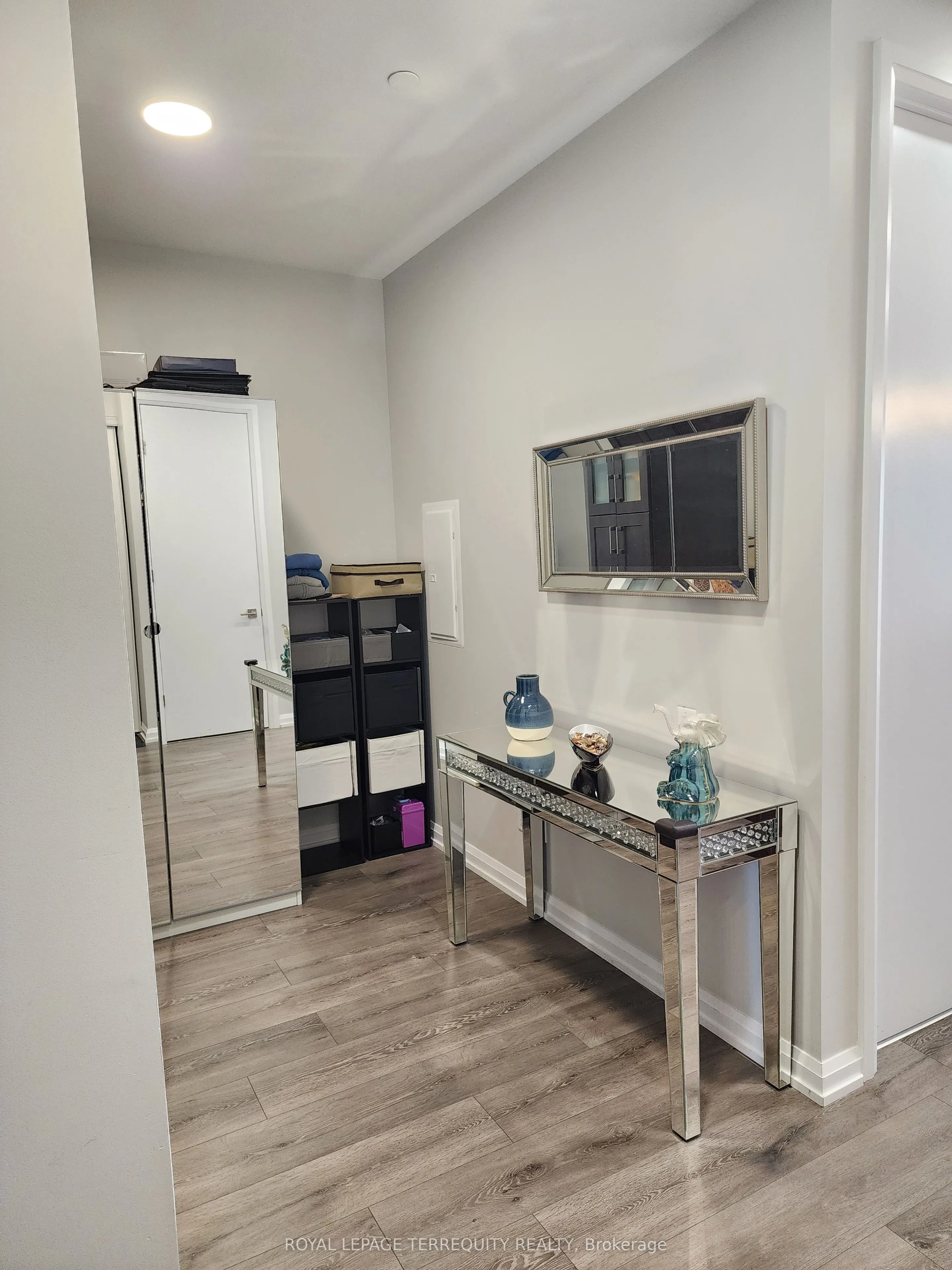 4208 Dundas Street, #610
