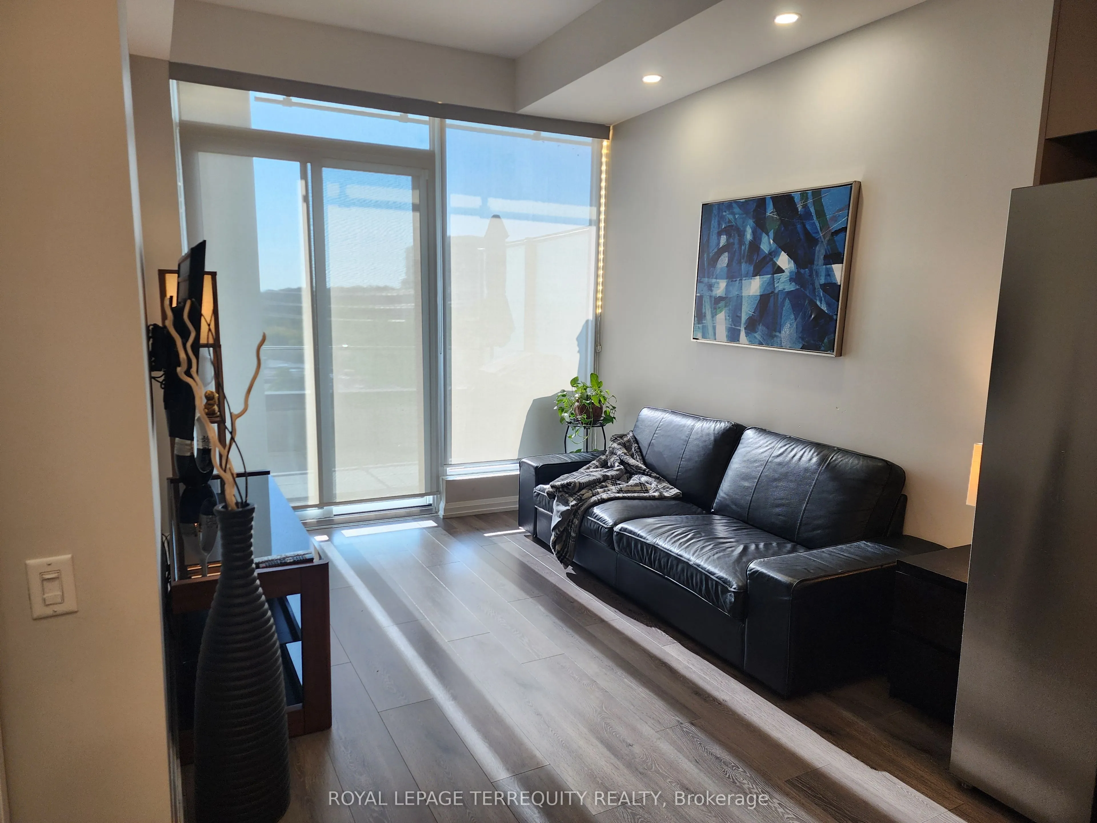 4208 Dundas Street, #610