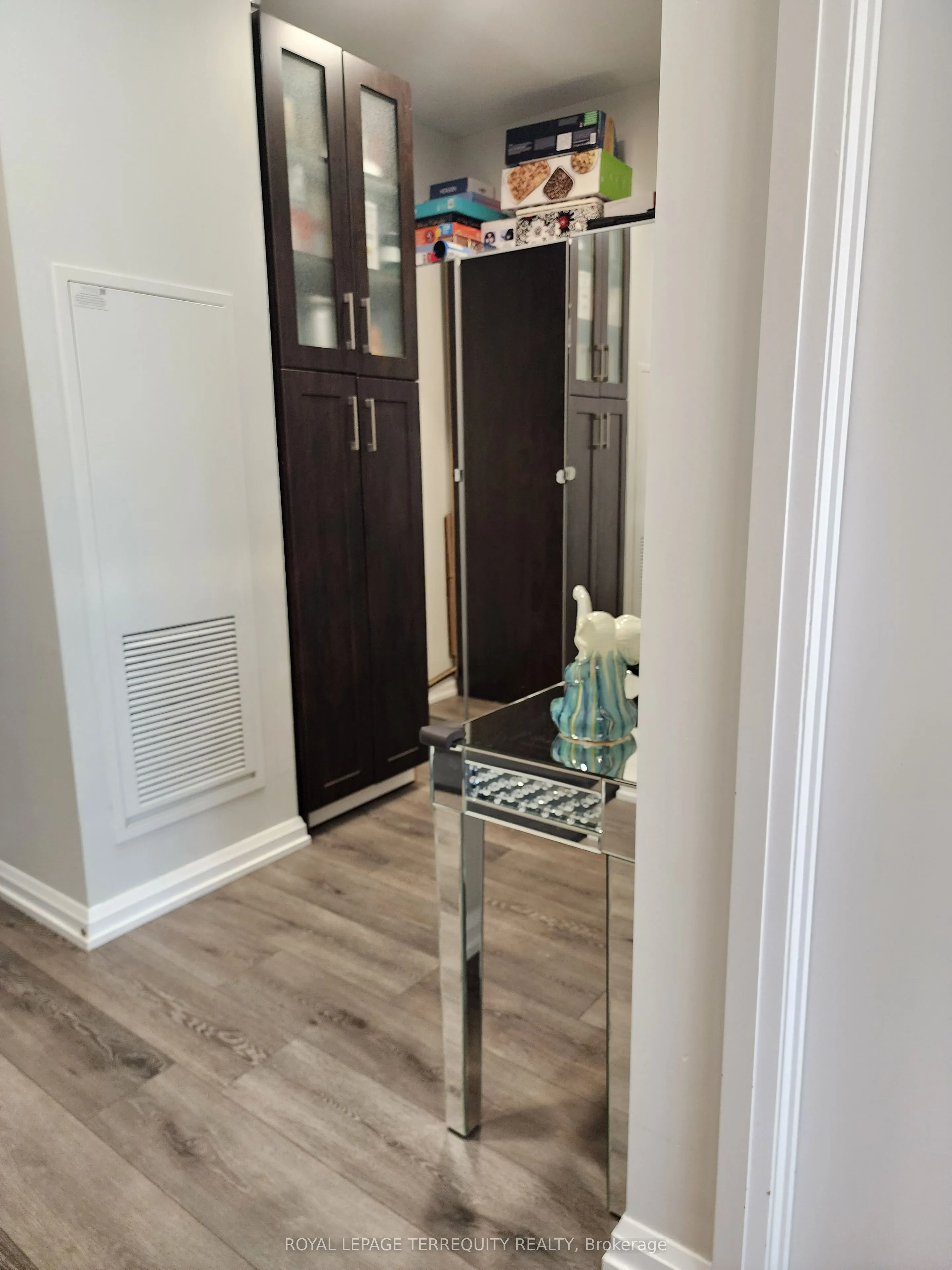4208 Dundas Street, #610