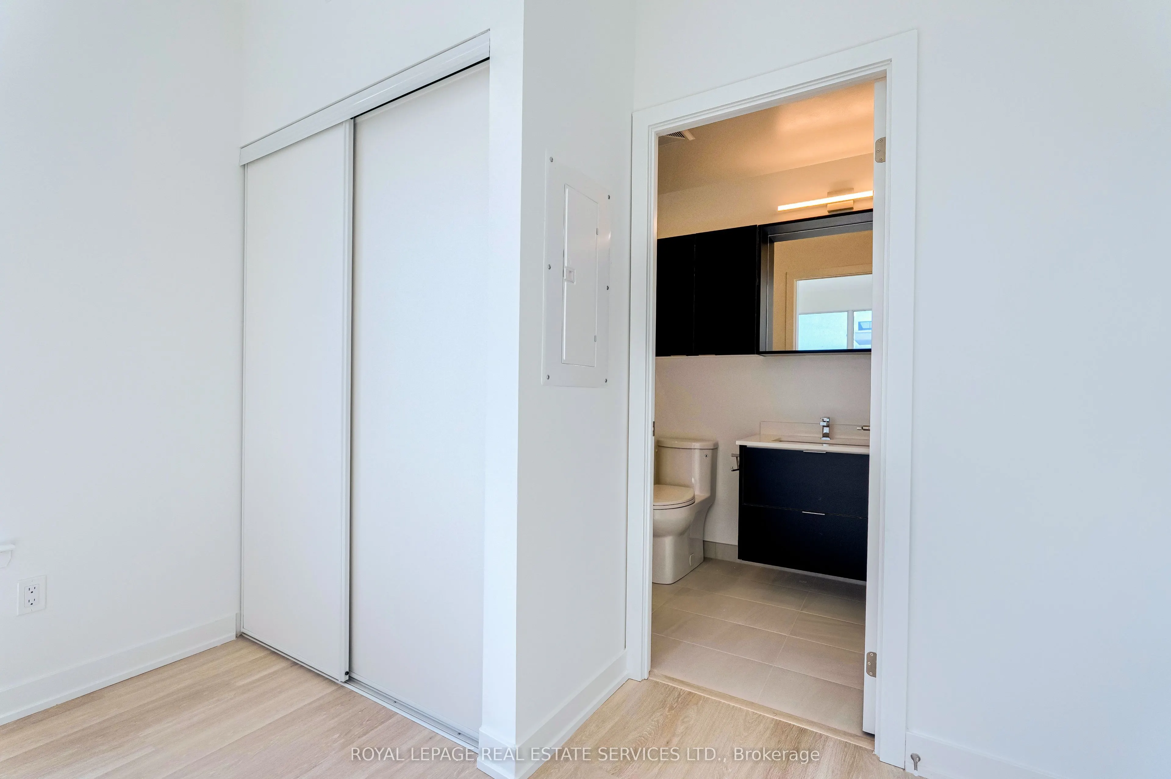 5105 Hurontario Street, #502