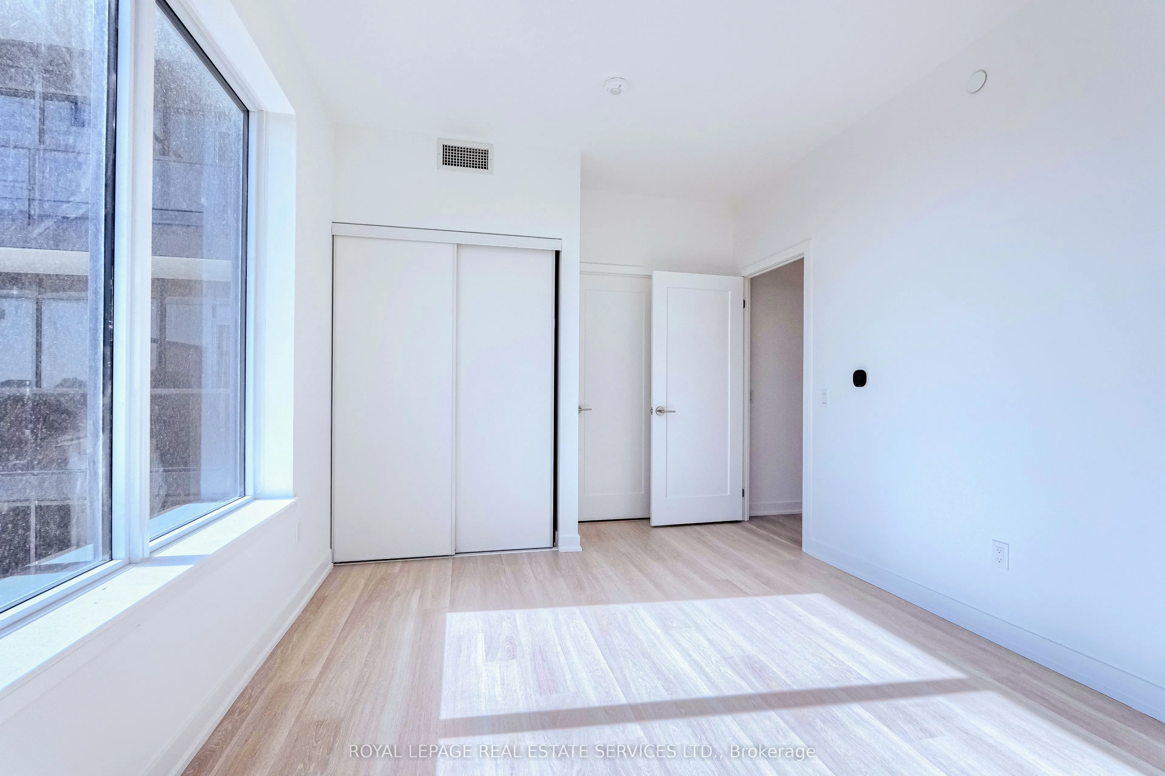 5105 Hurontario Street, #502