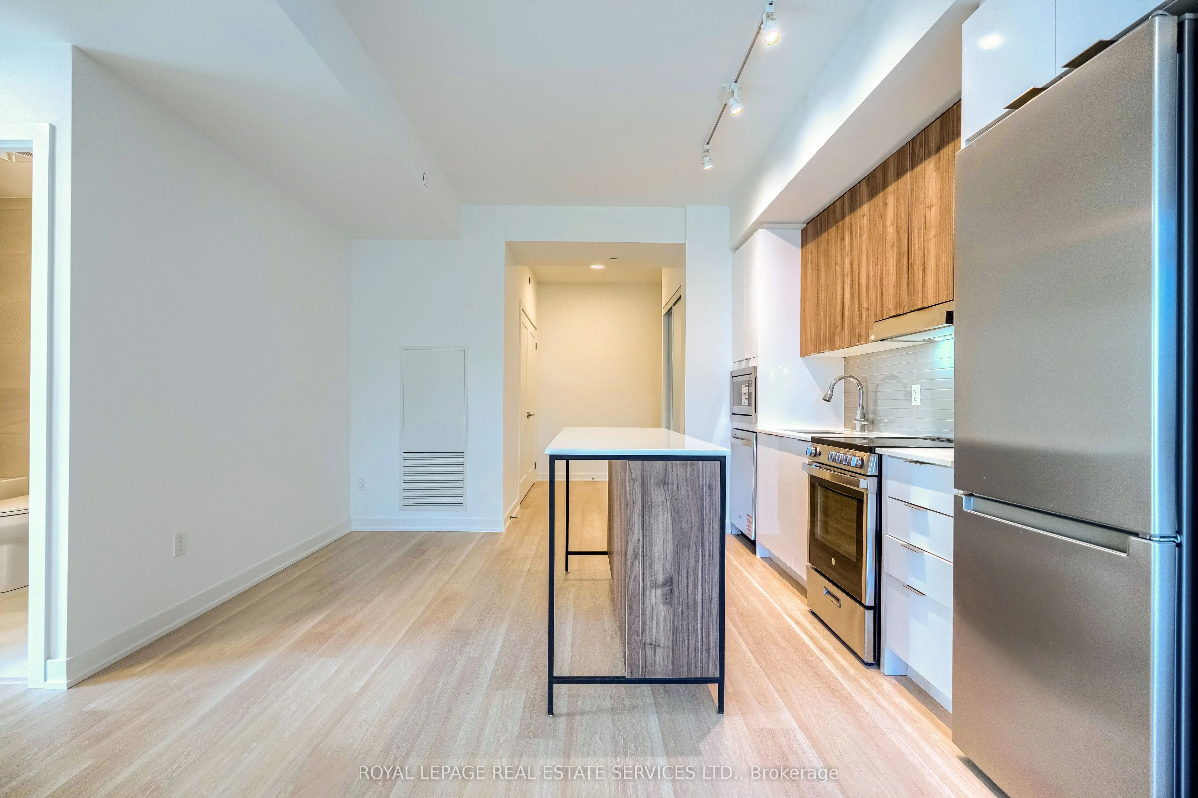 5105 Hurontario Street, #502