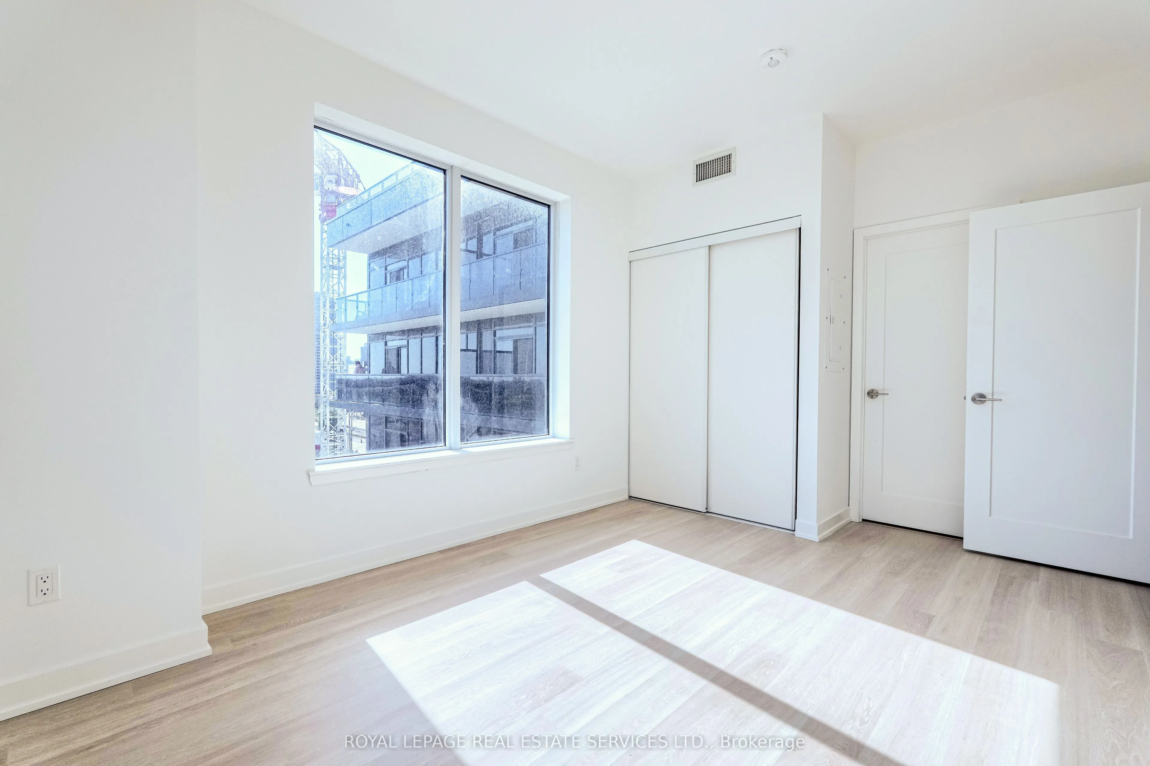 5105 Hurontario Street, #502