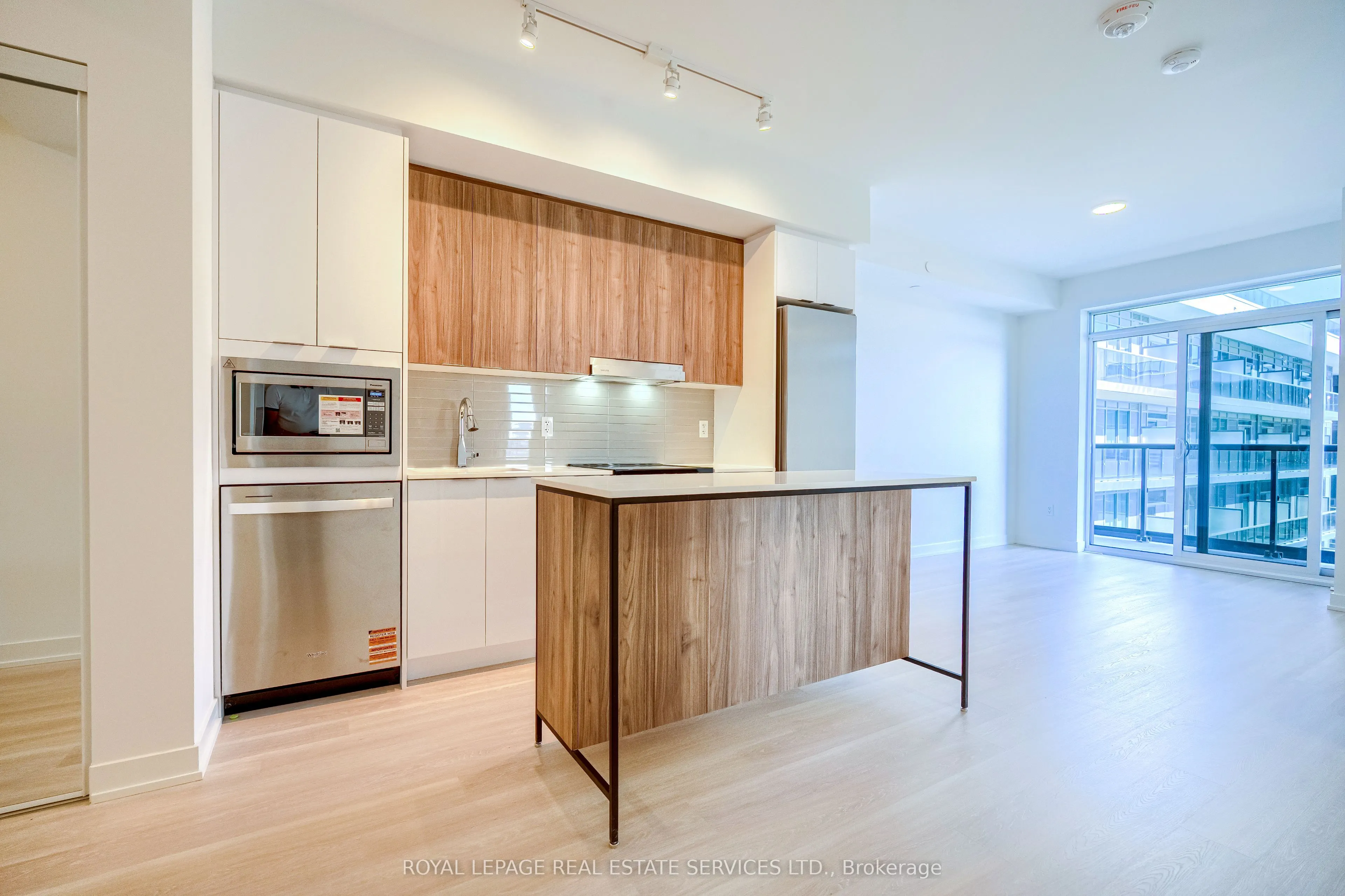 5105 Hurontario Street, #502