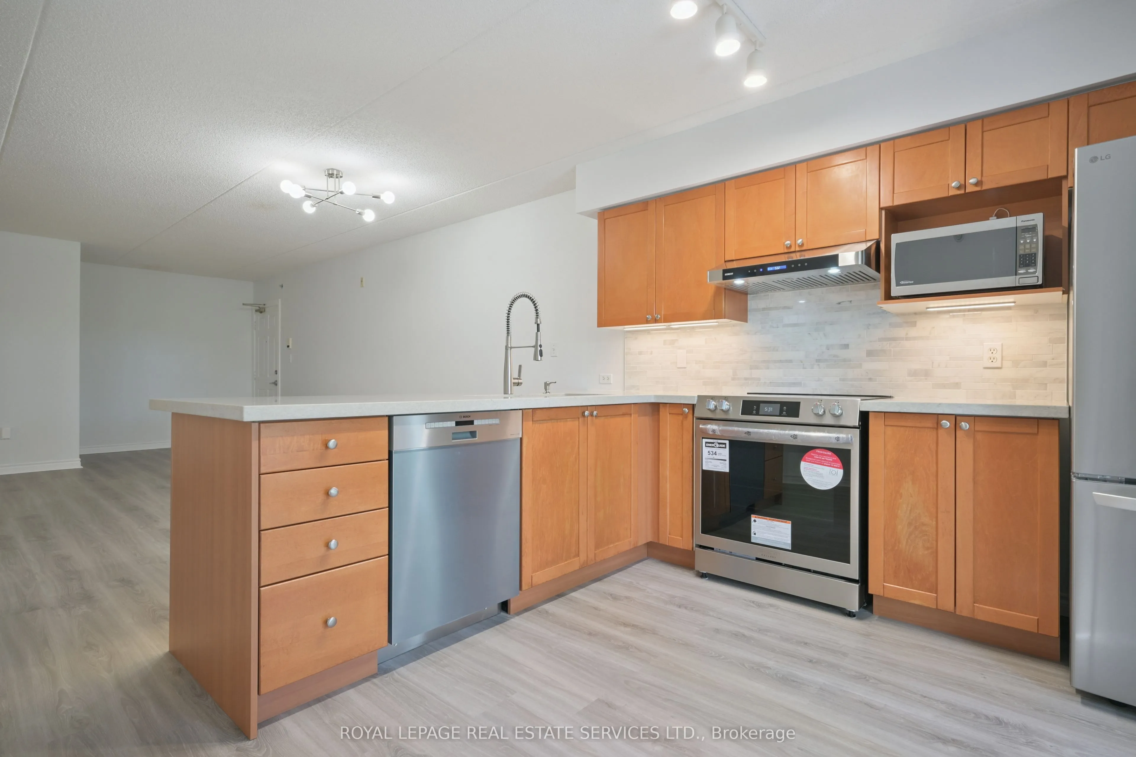 1450 Bishops Gate, #207