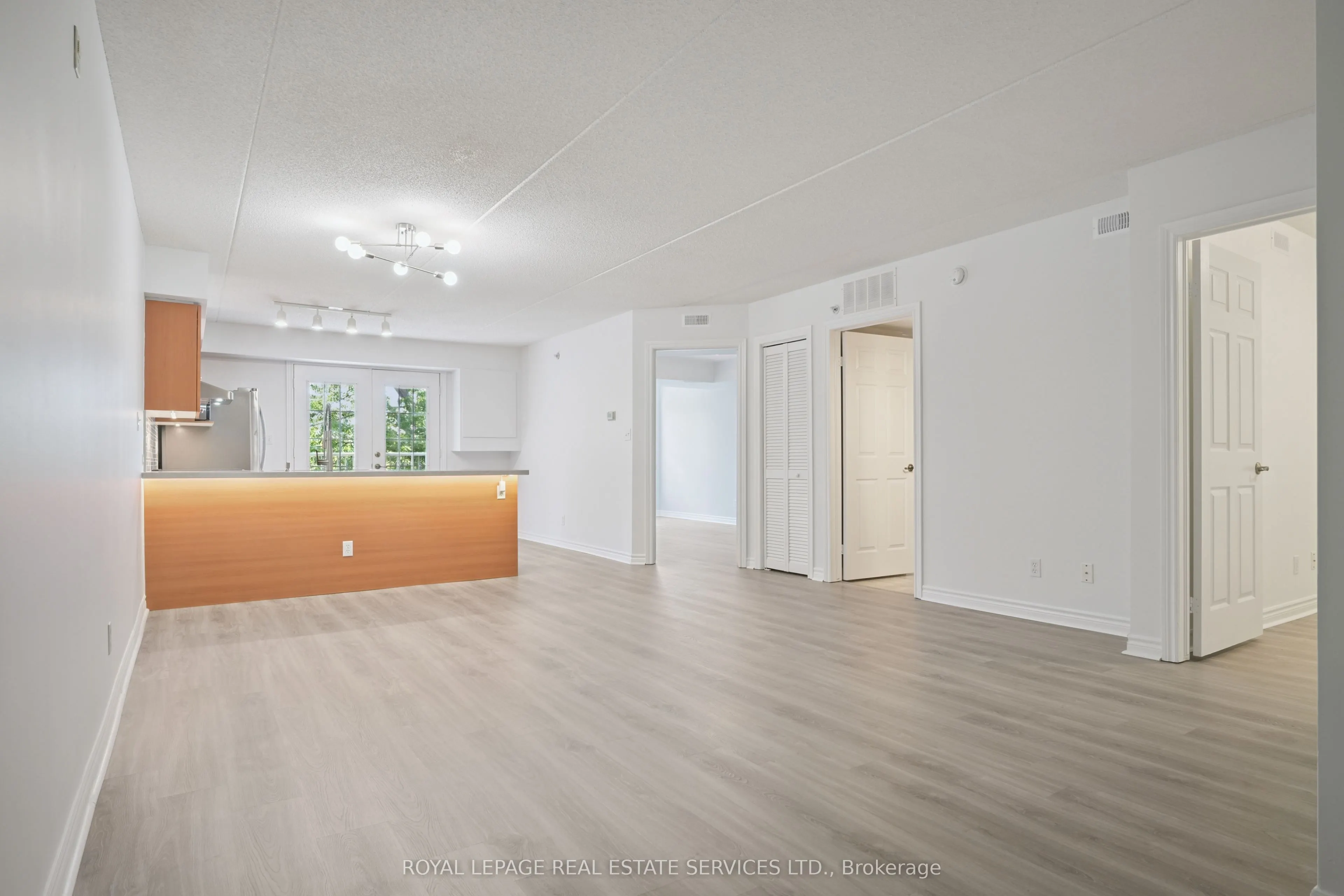 1450 Bishops Gate, #207