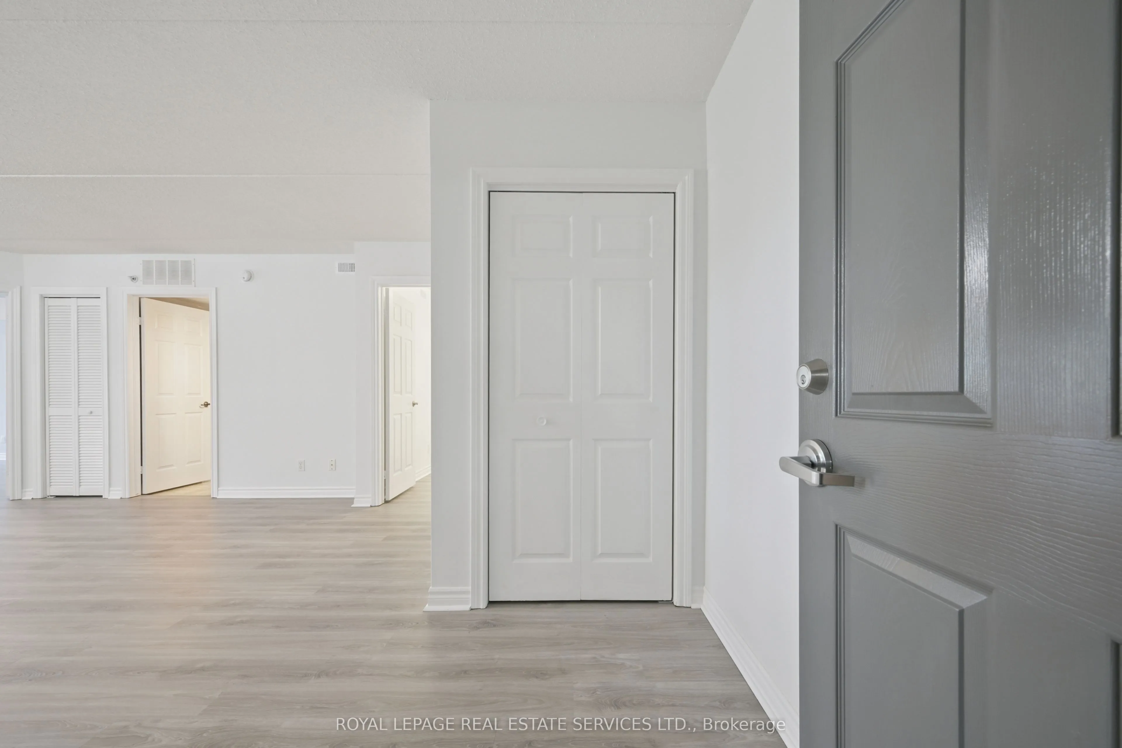 1450 Bishops Gate, #207