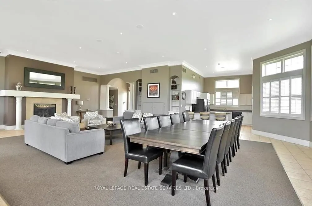 1450 Bishops Gate, #207