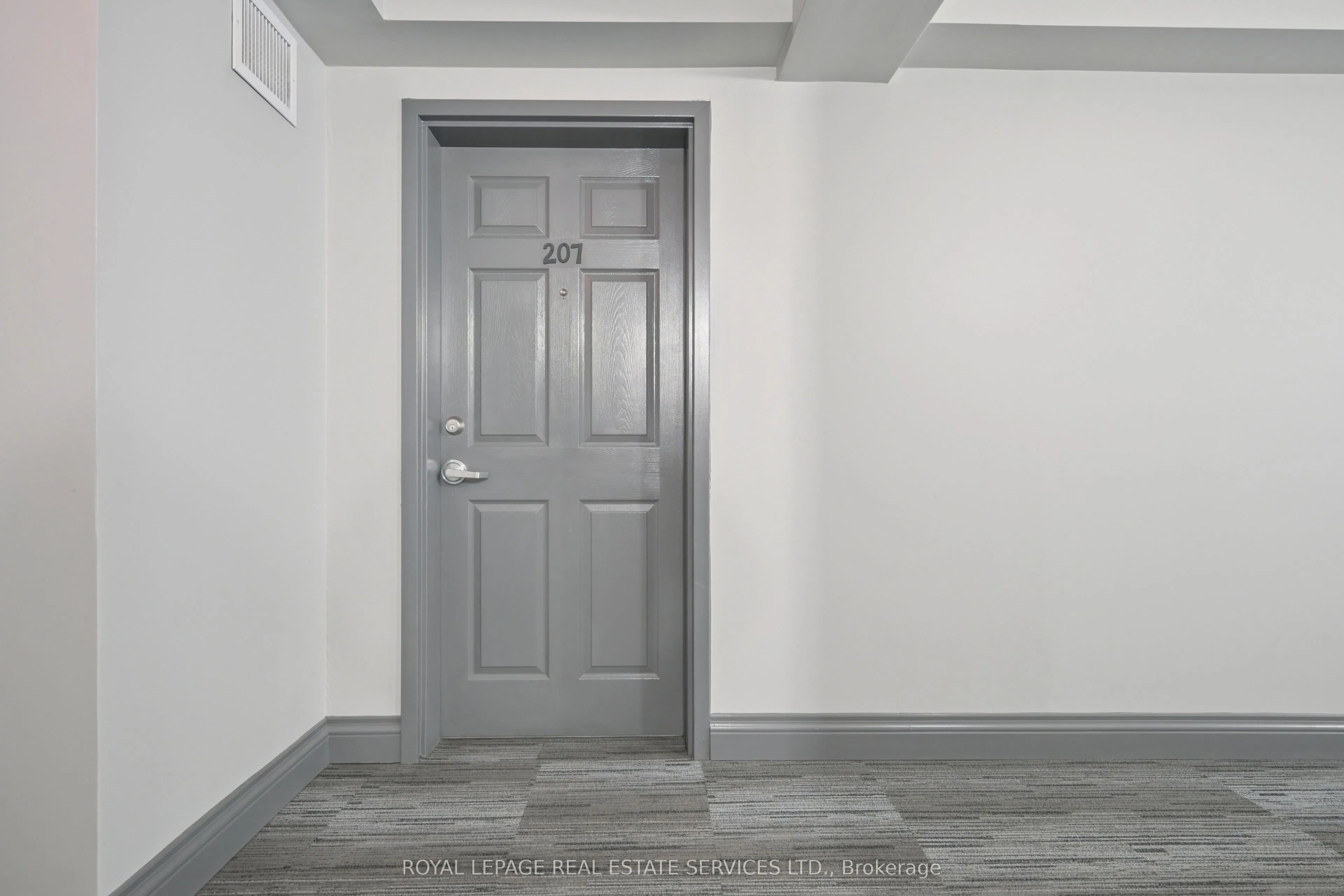 1450 Bishops Gate, #207