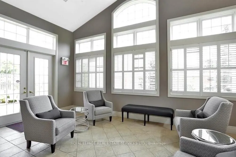1450 Bishops Gate, #207