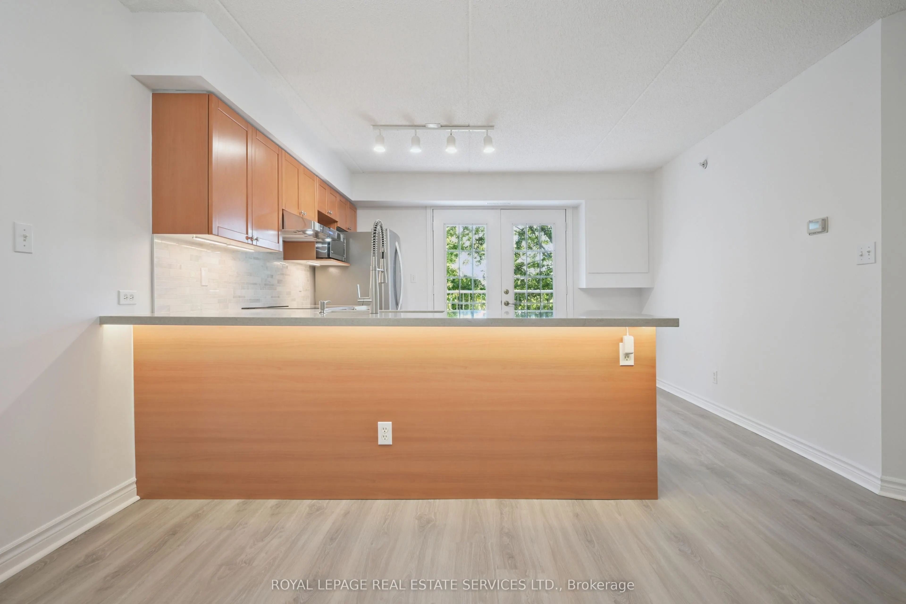 1450 Bishops Gate, #207