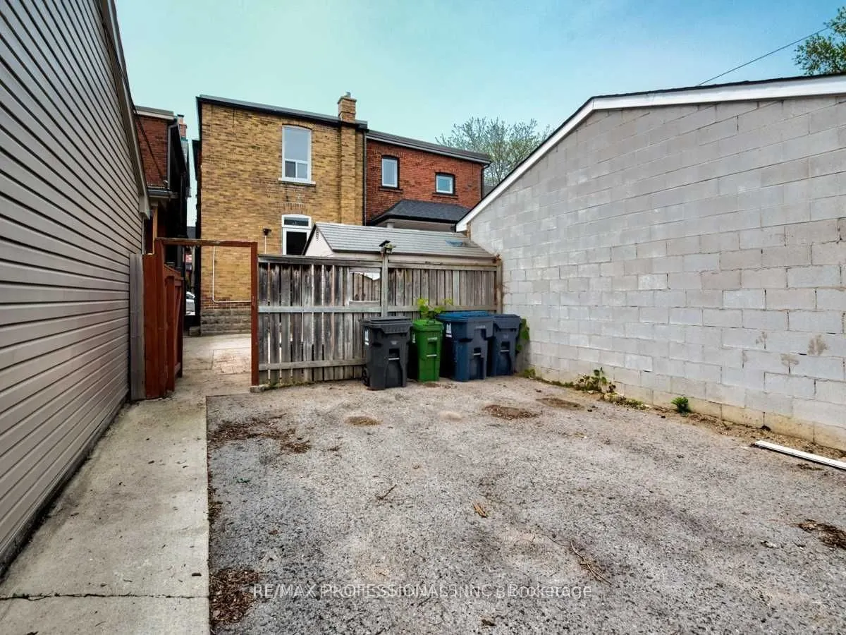 41 Sellers Avenue