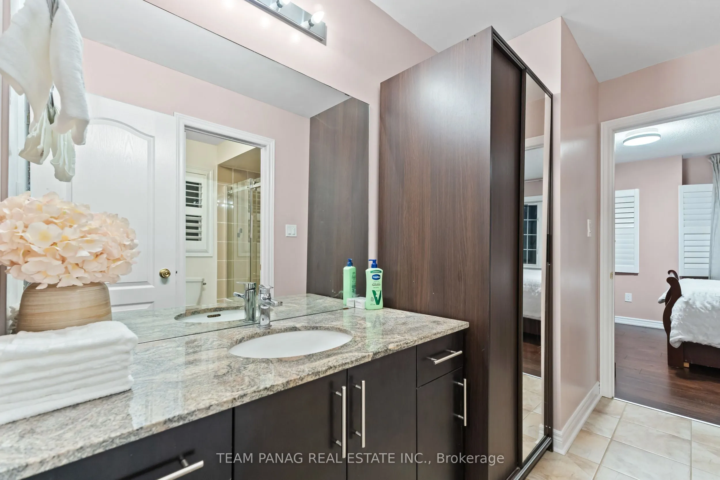 22 Cedarsprings Way