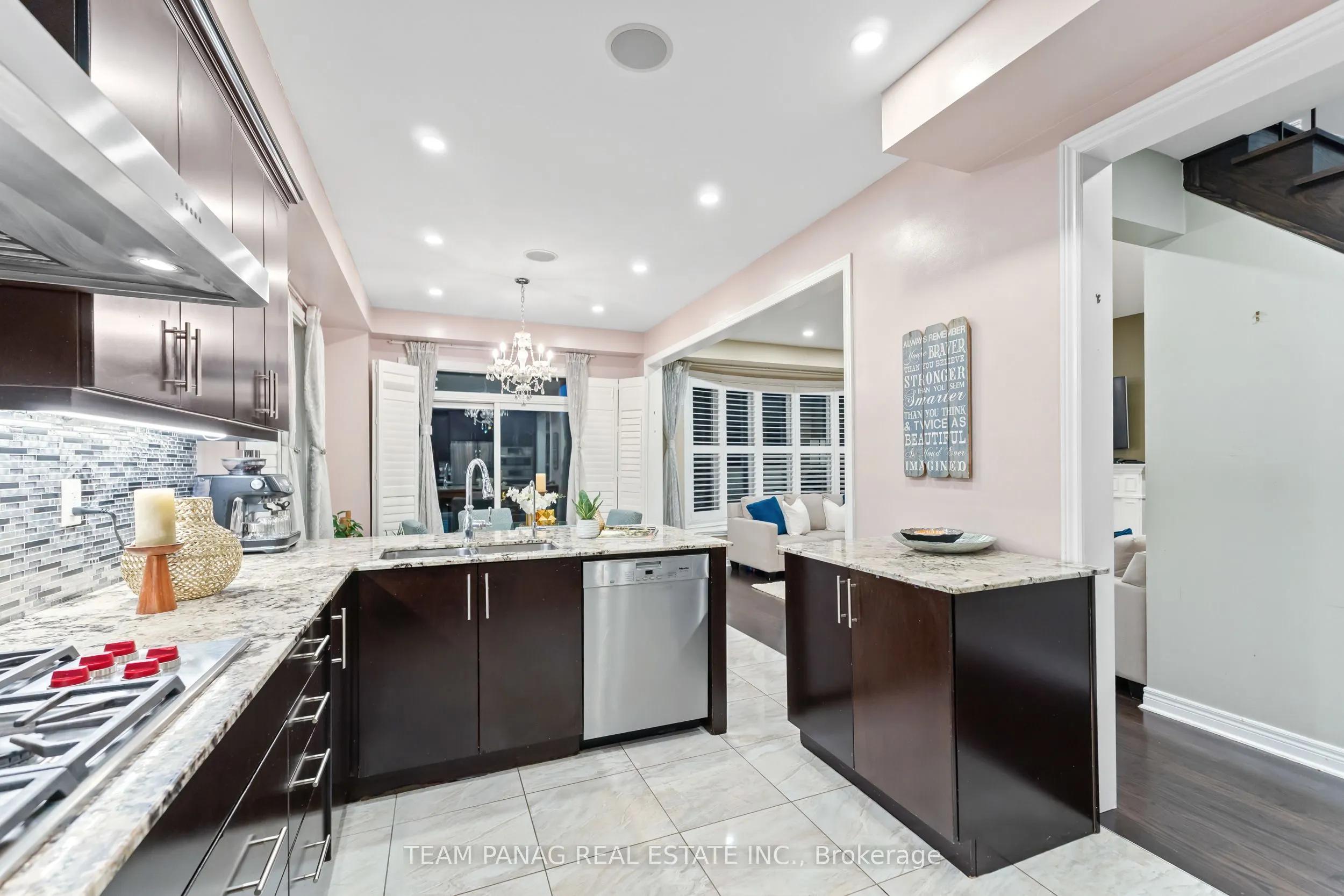 22 Cedarsprings Way