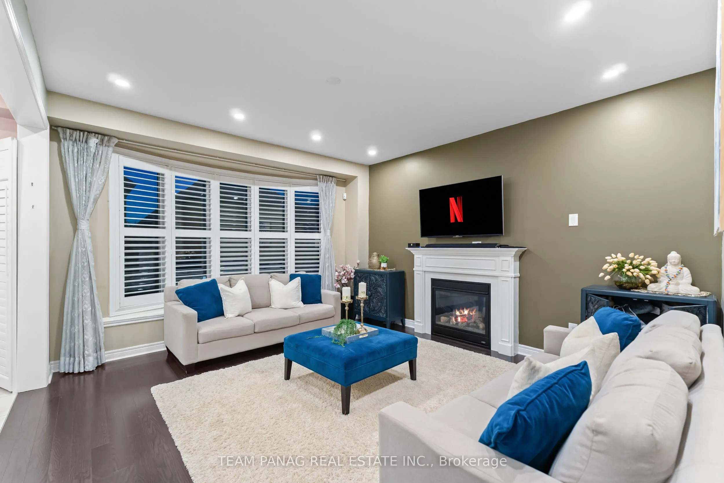 22 Cedarsprings Way