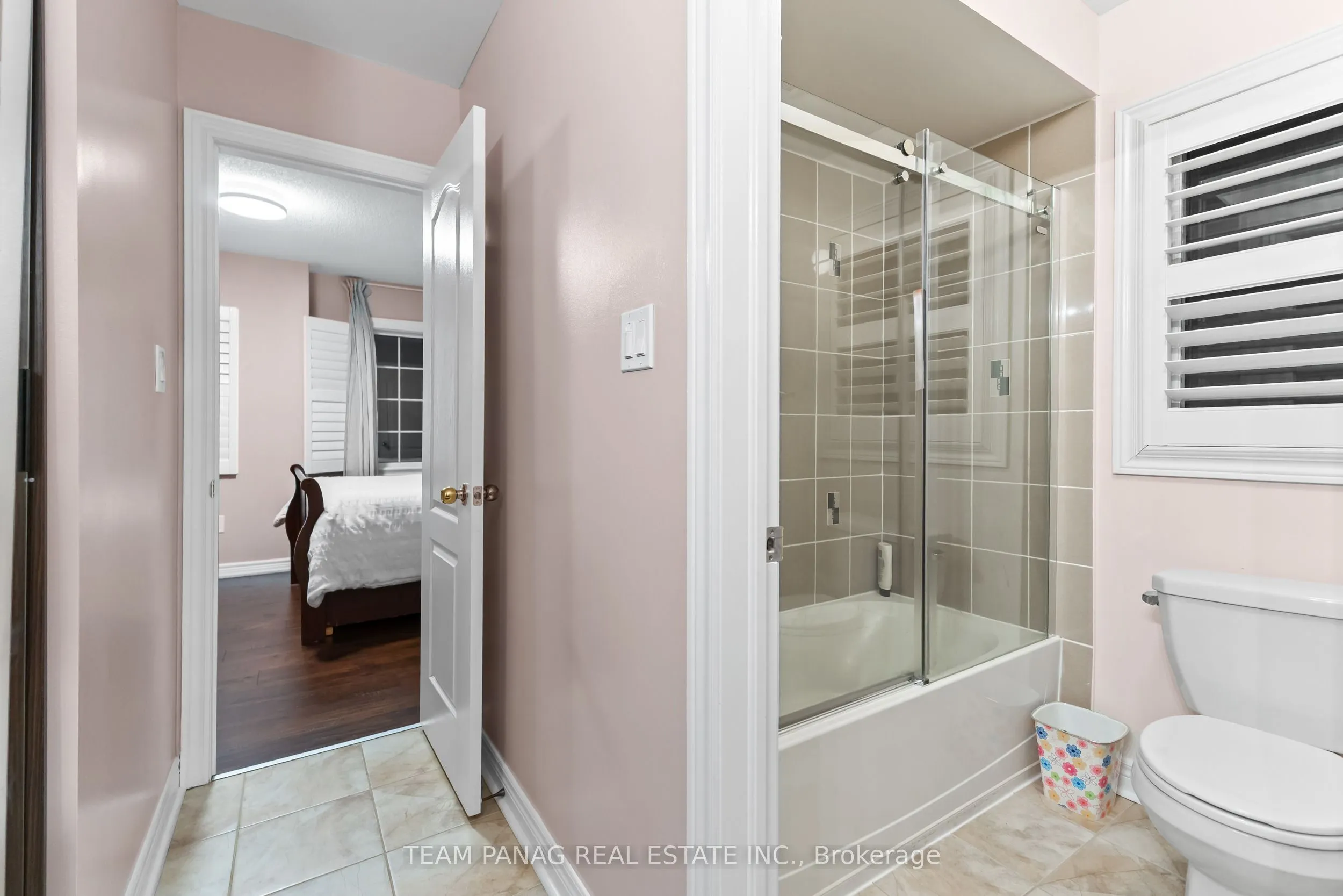 22 Cedarsprings Way