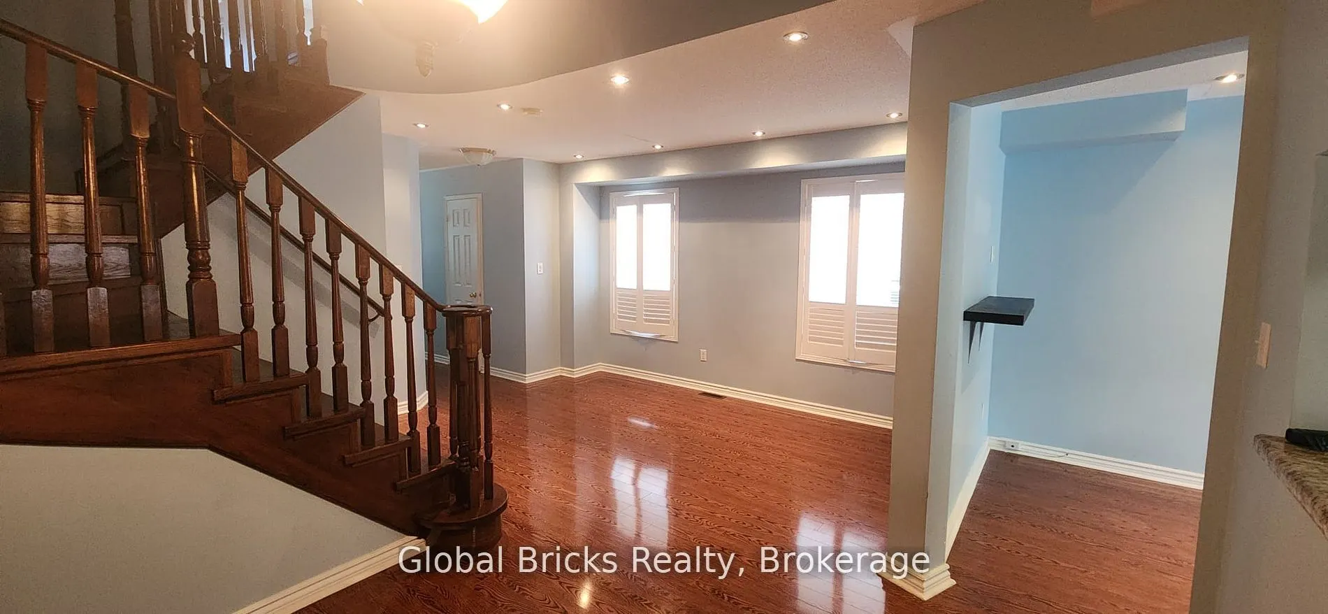 4187 Goldenrod Crescent