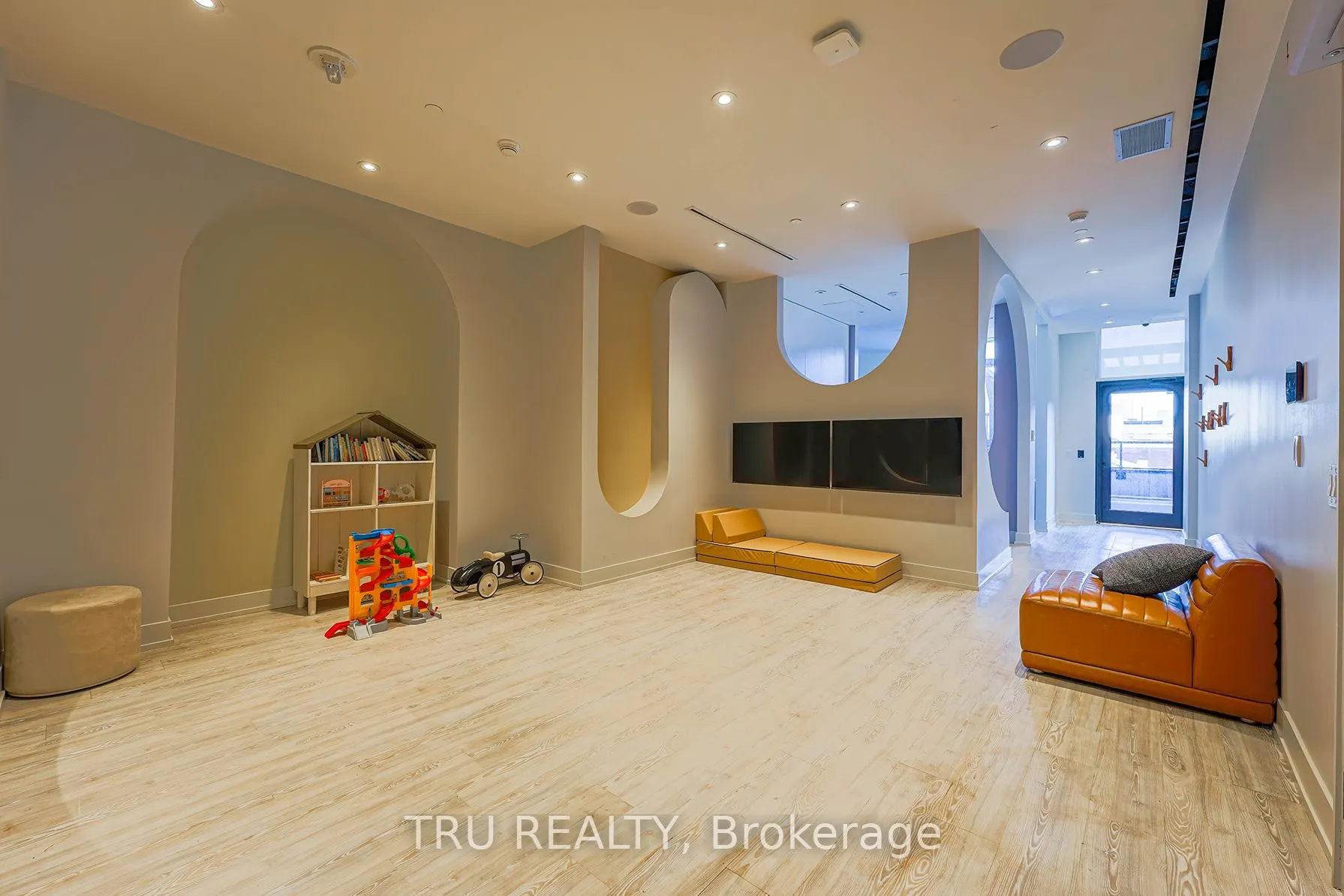270 Dufferin Street, #LPH12