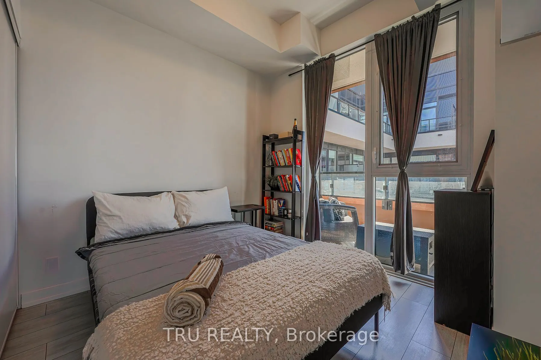 270 Dufferin Street, #LPH12