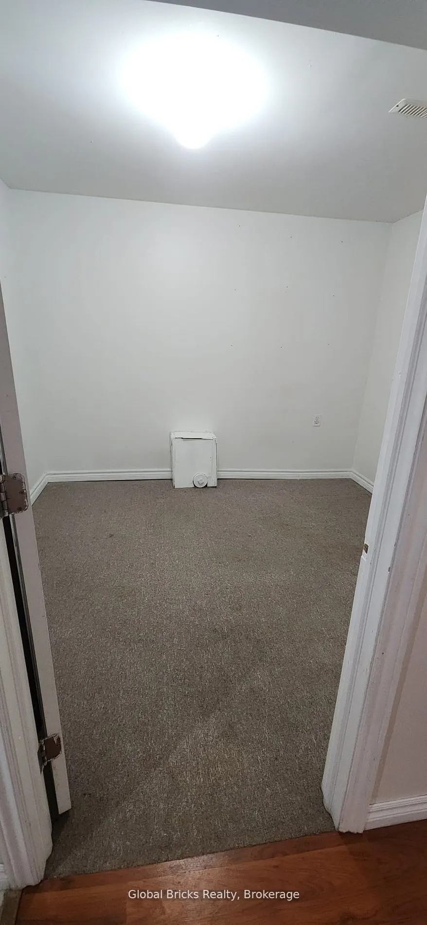 4187 Goldenrod Crescent, #Basement