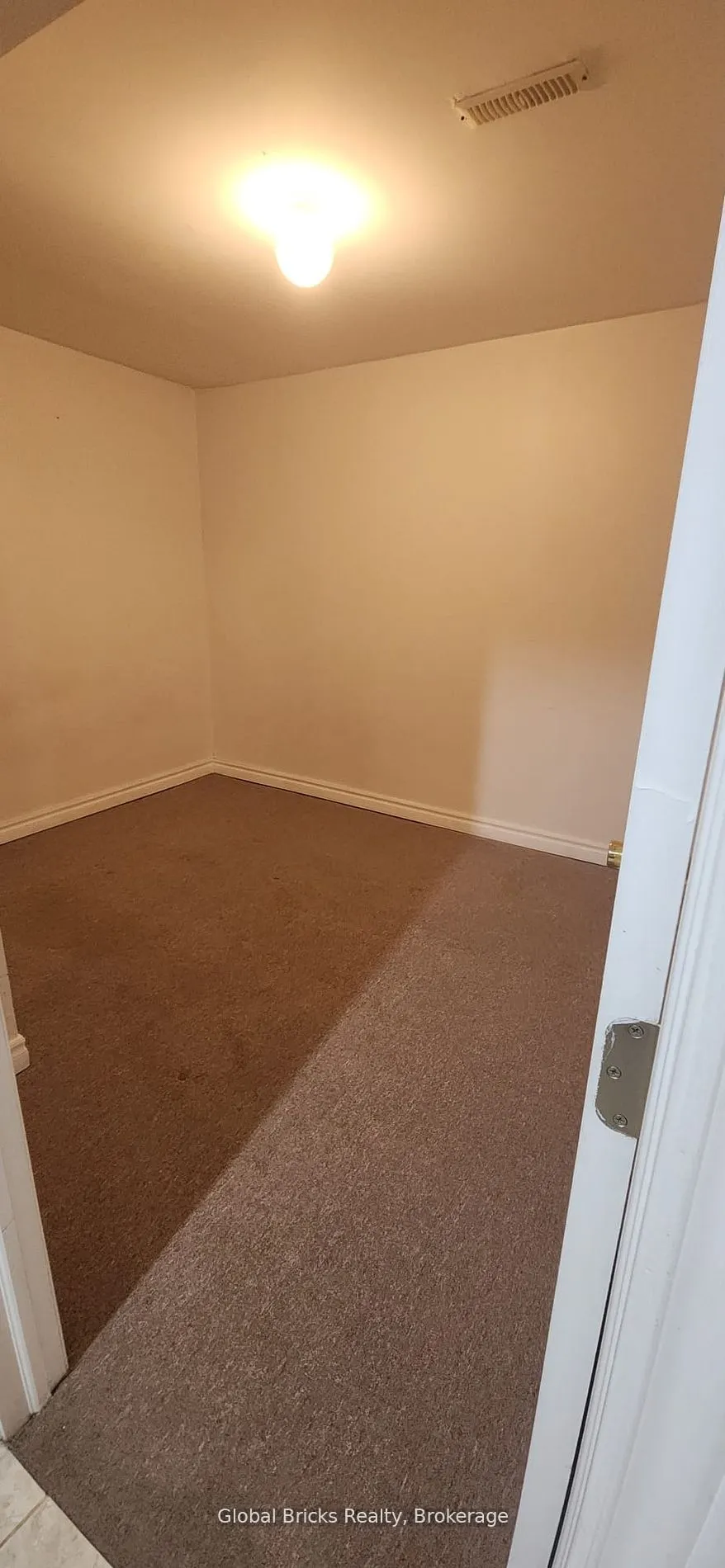 4187 Goldenrod Crescent, #Basement