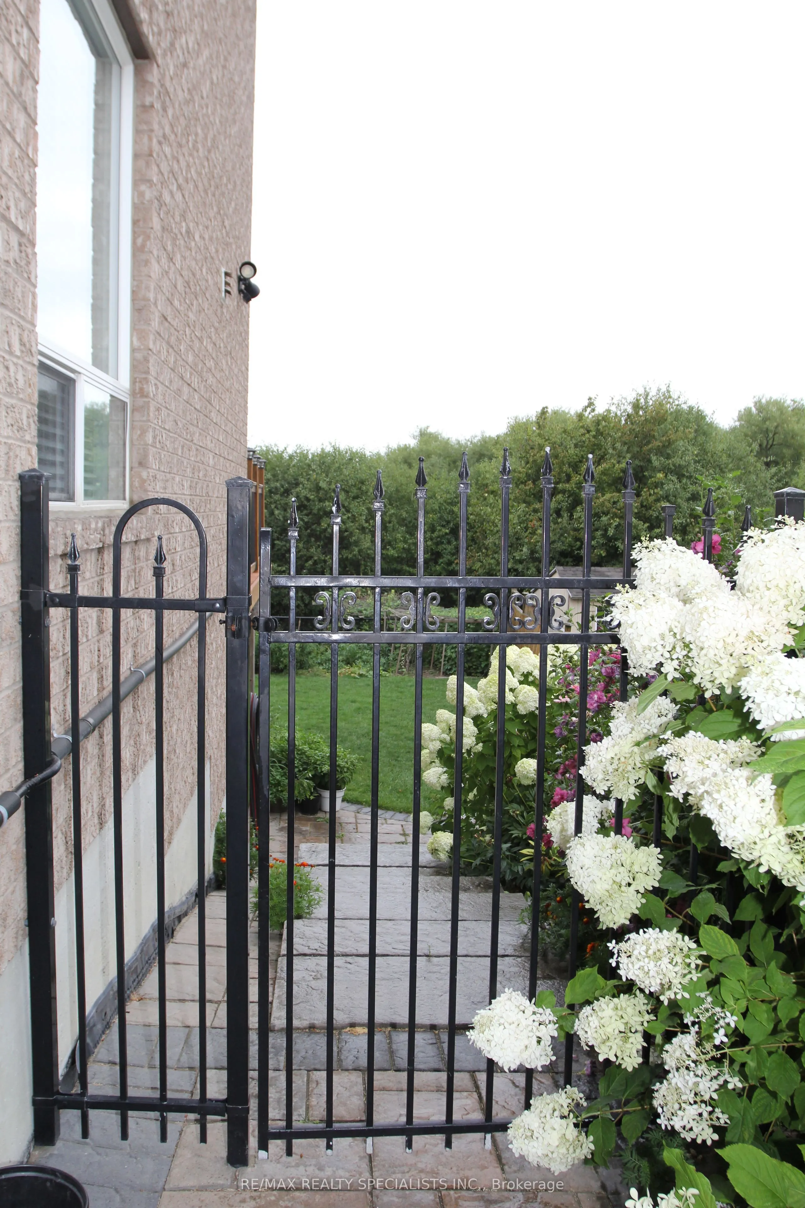 24 Catchfly Crescent
