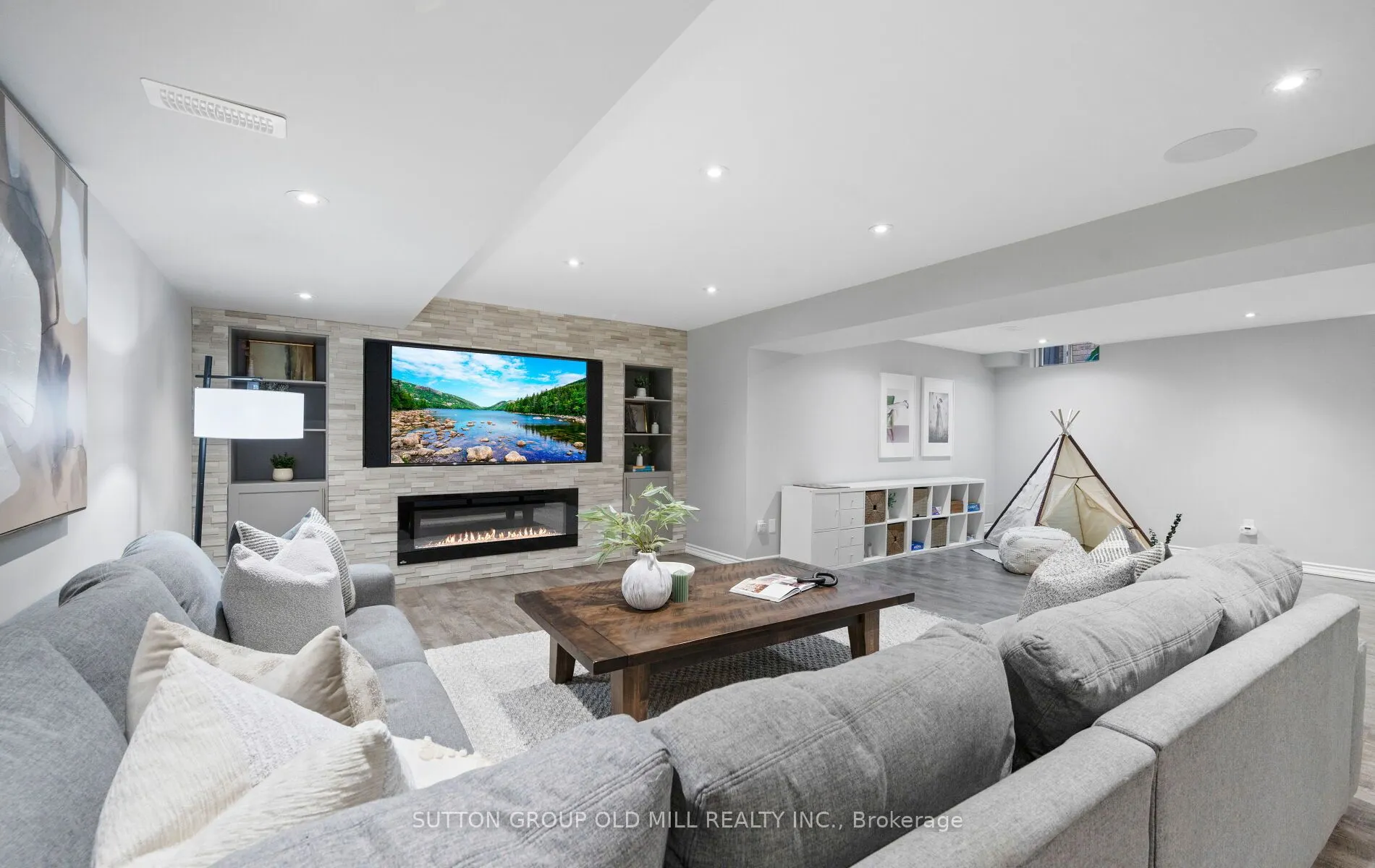 3304 Stalybridge Drive