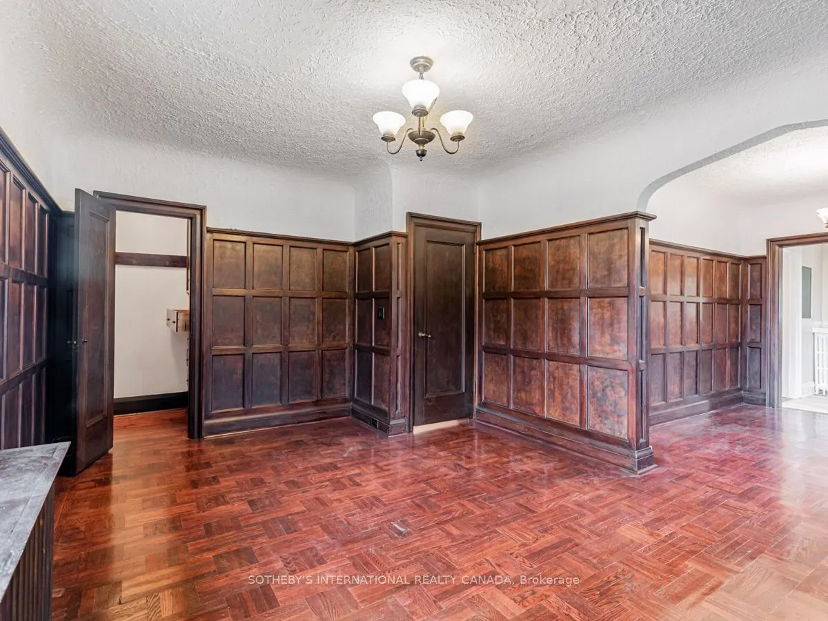 2 Larkin Avenue, #Upper