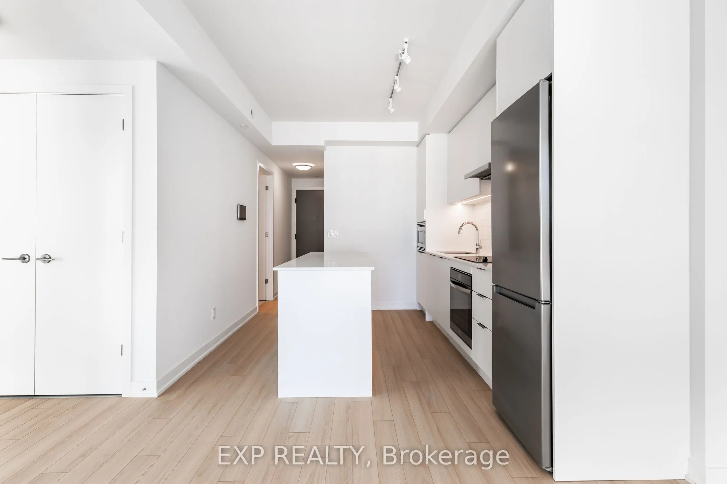 3079 Trafalgar Road, #1307