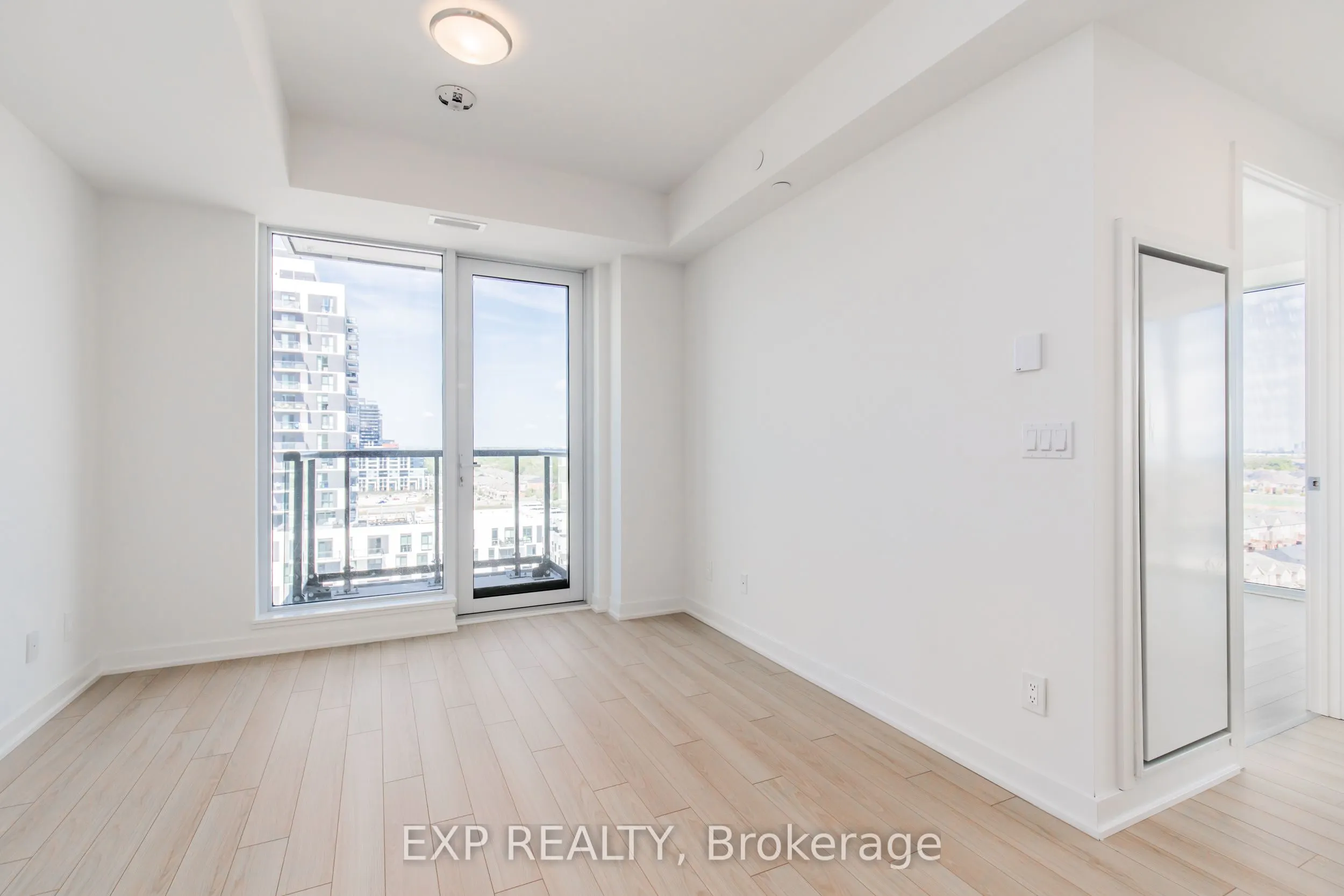 3079 Trafalgar Road, #1307