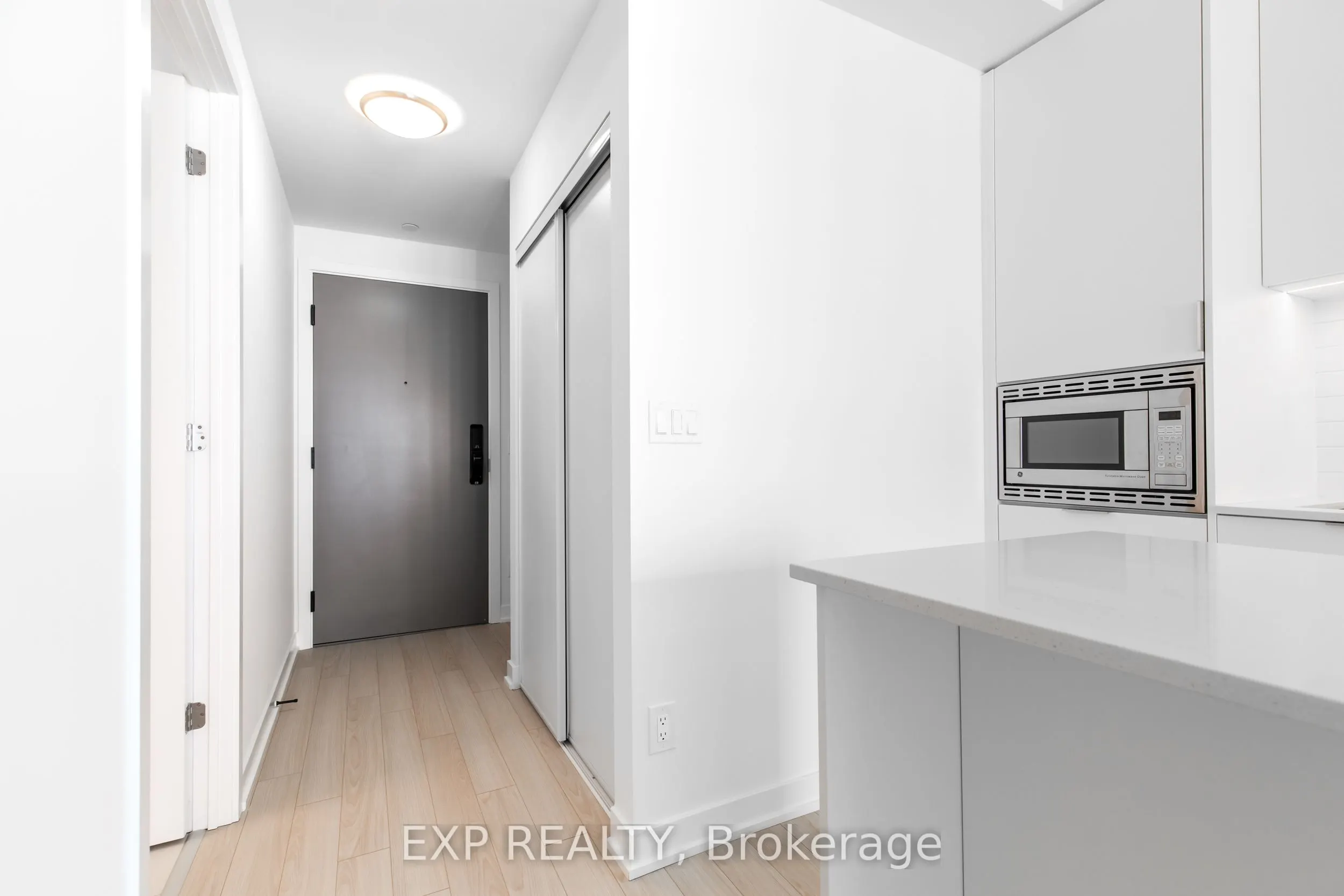 3079 Trafalgar Road, #1307