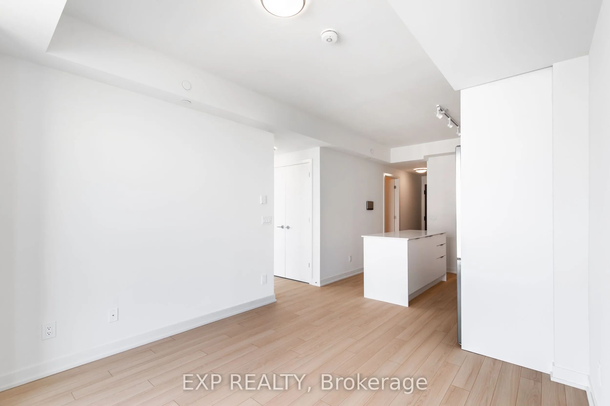 3079 Trafalgar Road, #1307