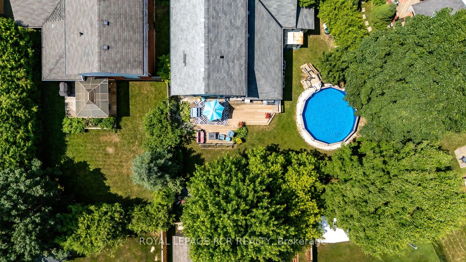 252 Elmwood Crescent